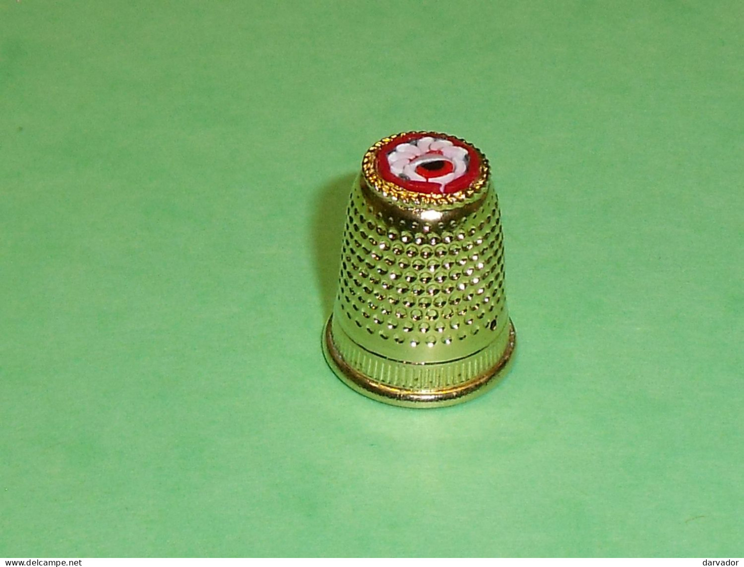 TB110A / Dé /Dés à Coudre / Autres Divers : Fleur ( Métal ) - Thimbles