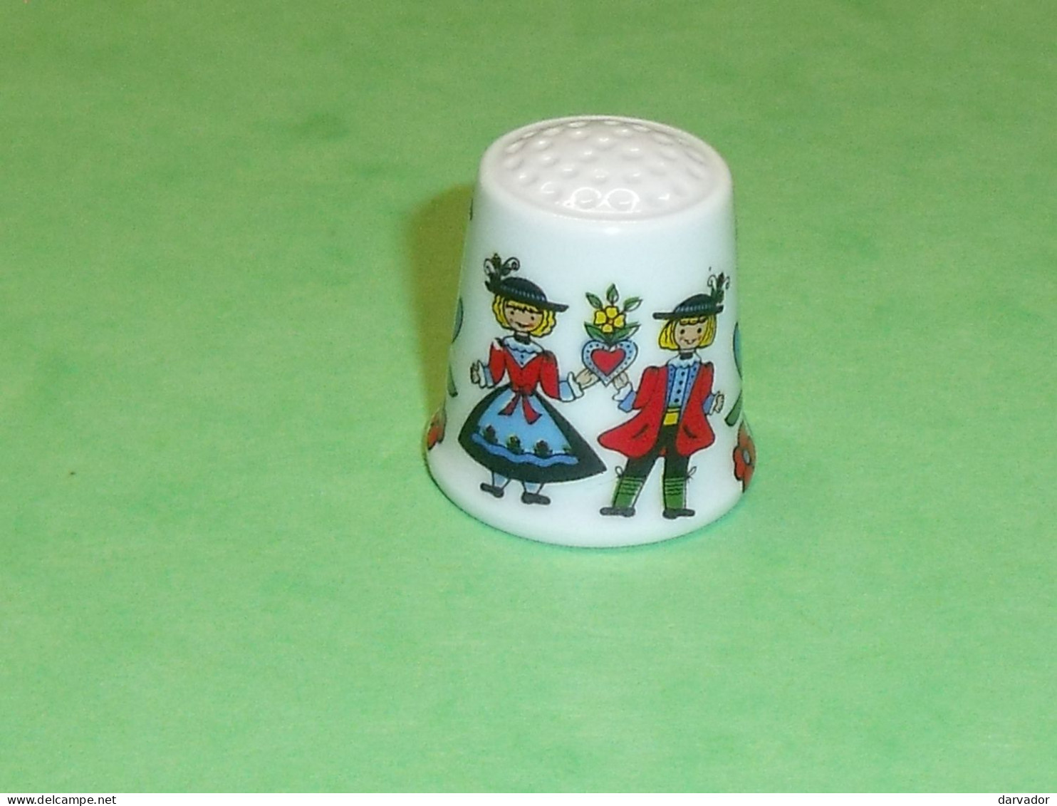 TB110A / Dé /Dés à Coudre / Autres Divers : Folklore - Thimbles