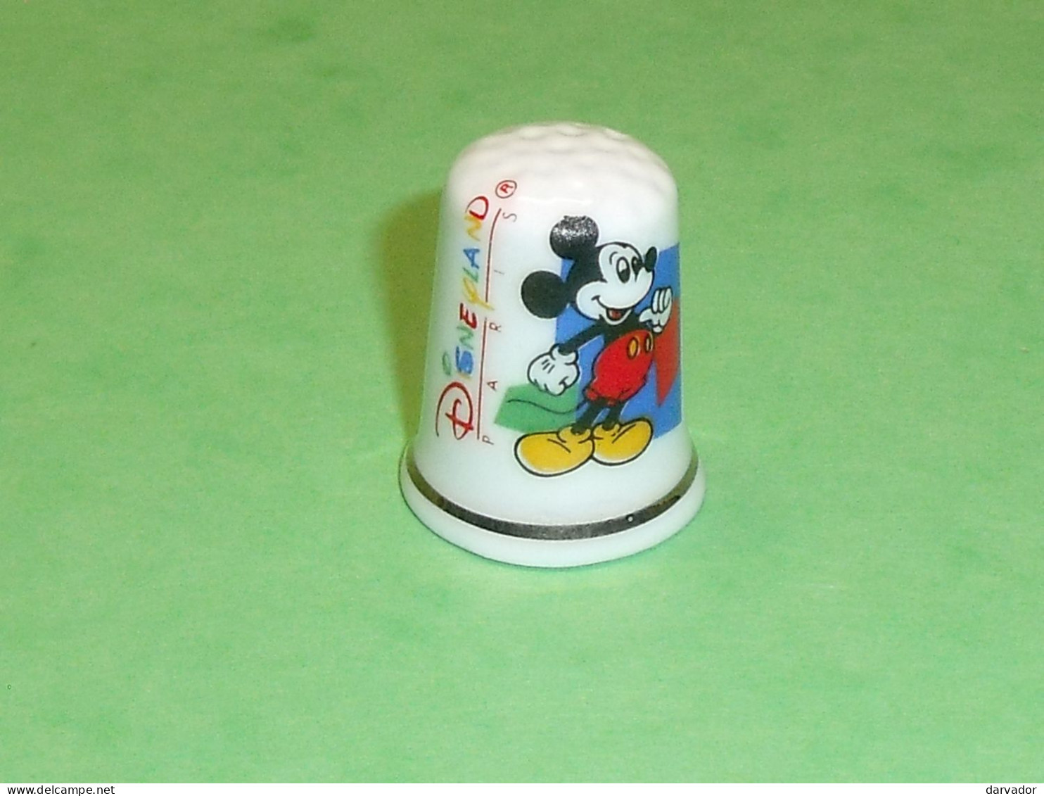 TB110A / Dé /Dés à Coudre / Autres Divers : Disney , Mickey - Dés à Coudre