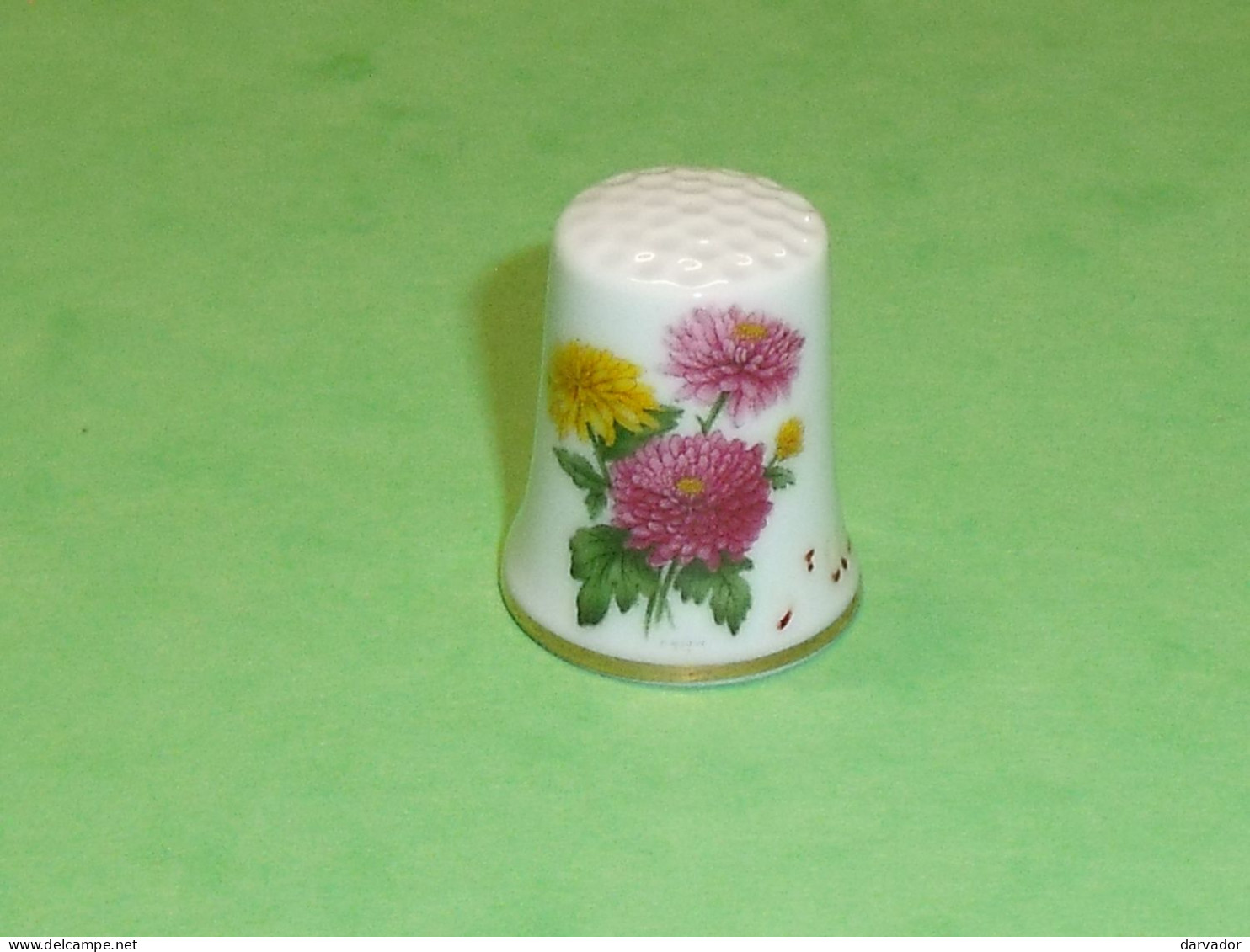 TB110B / Dé /Dés à Coudre / Autres Divers : Fleur - Thimbles