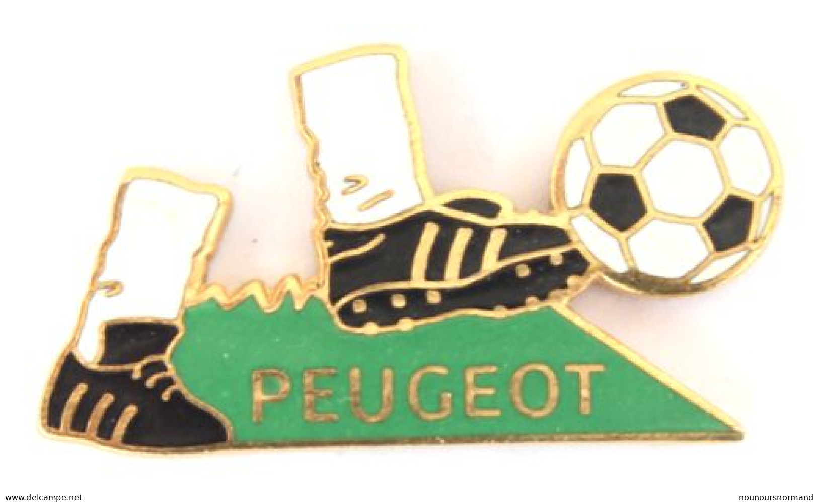 Pin's PEUGEOT - Crampons Et Ballon De Football - Démons & Merveilles - N203 - Football