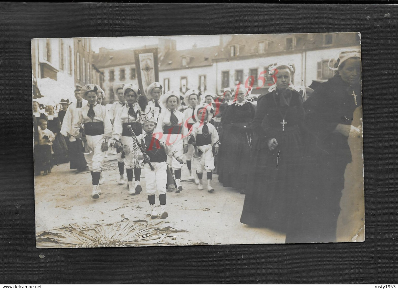 RELIGION FÊTE RELIGIEUSE CARTE PHOTO CURÉ SOUERS FANFARE PERSONNAGES CACHET QUIMPER POUR BÉNODET FINISTÉRE BRETAGNE : - Bekende Personen