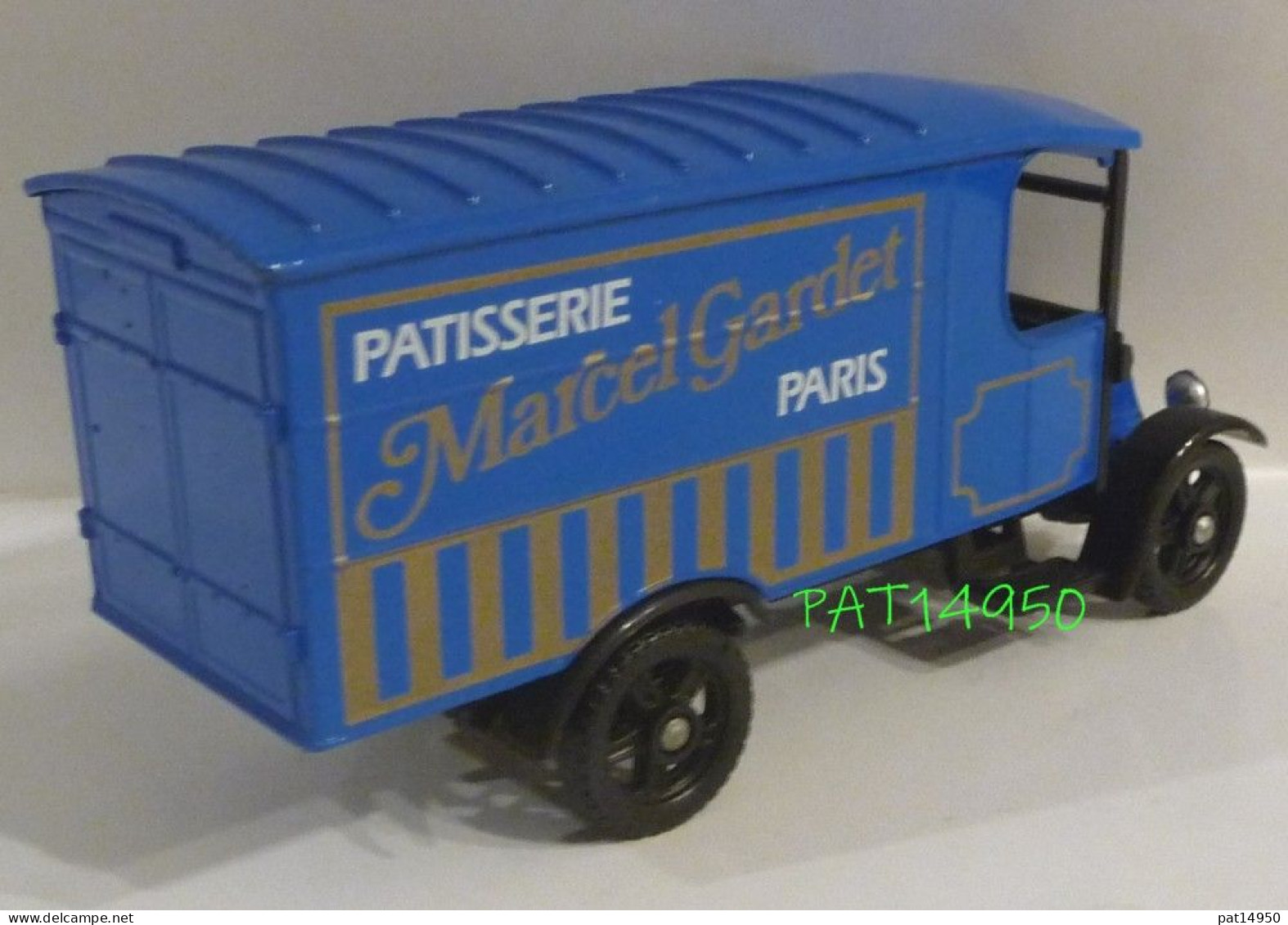 PAT14950 RENAULT VAN 1926 PATISSERIE MARCEL GARDET PARIS Marque CORGI CLASSICS - Corgi Toys