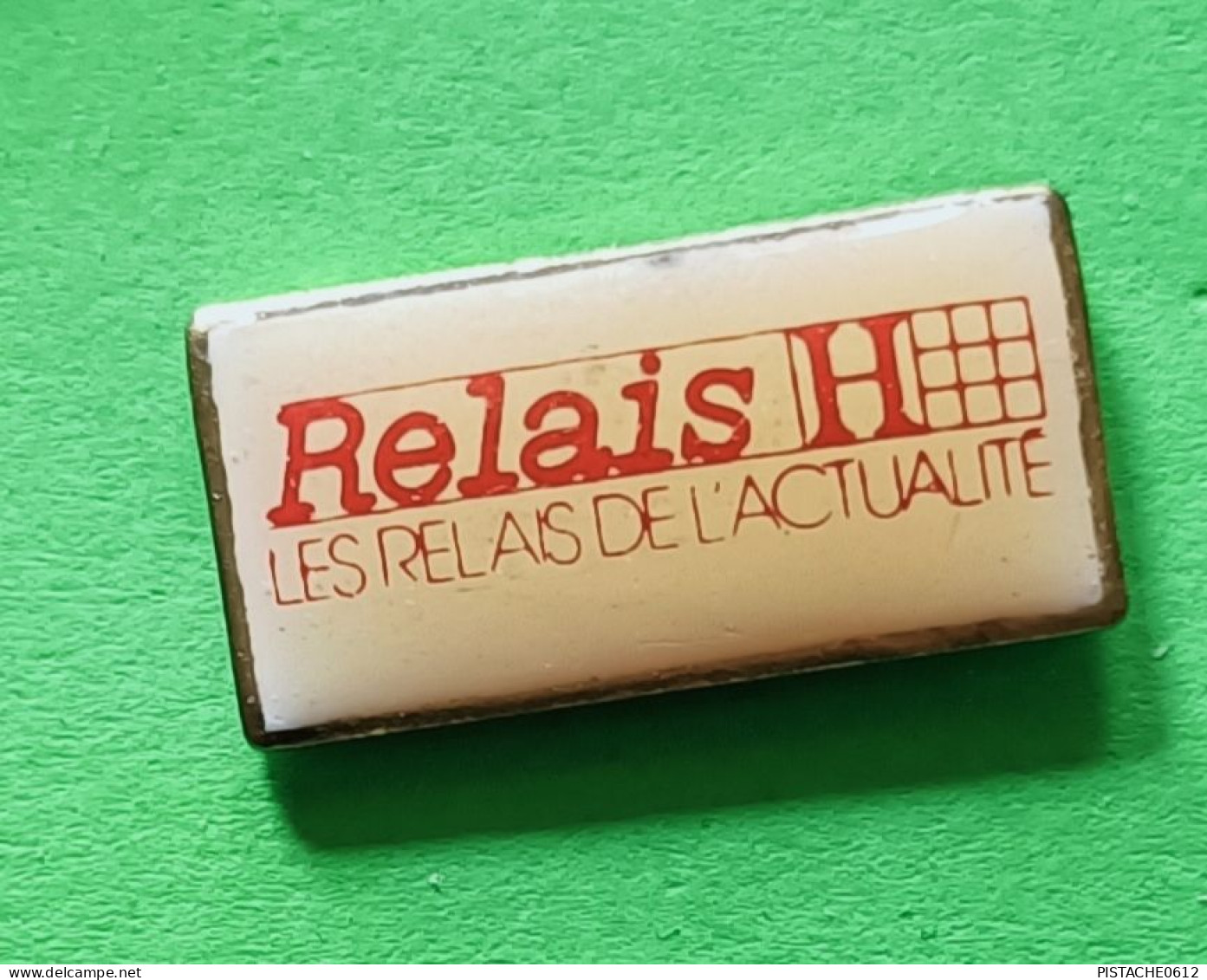 Pin's Relais H Les Relais De L'actualité - Medias