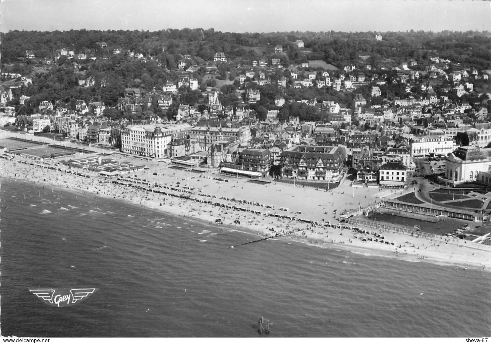 14 - Trouville - Deauville - La Plage - A Droite, La Piscine - Trouville