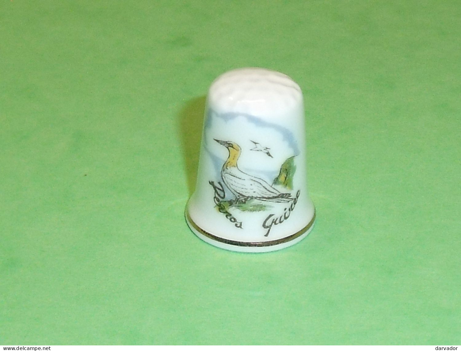 TB110C / Dé /Dés à Coudre / Animaux : Oiseau , Perros Guirec - Thimbles