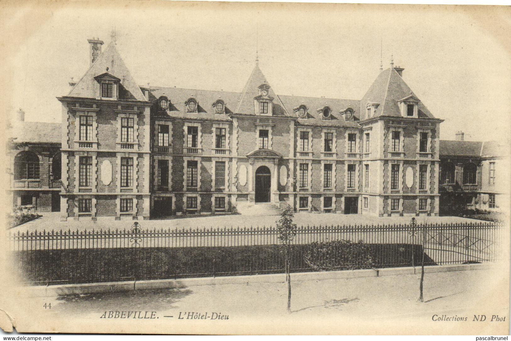 ABBEVILLE - L'HOTEL DIEU - Abbeville