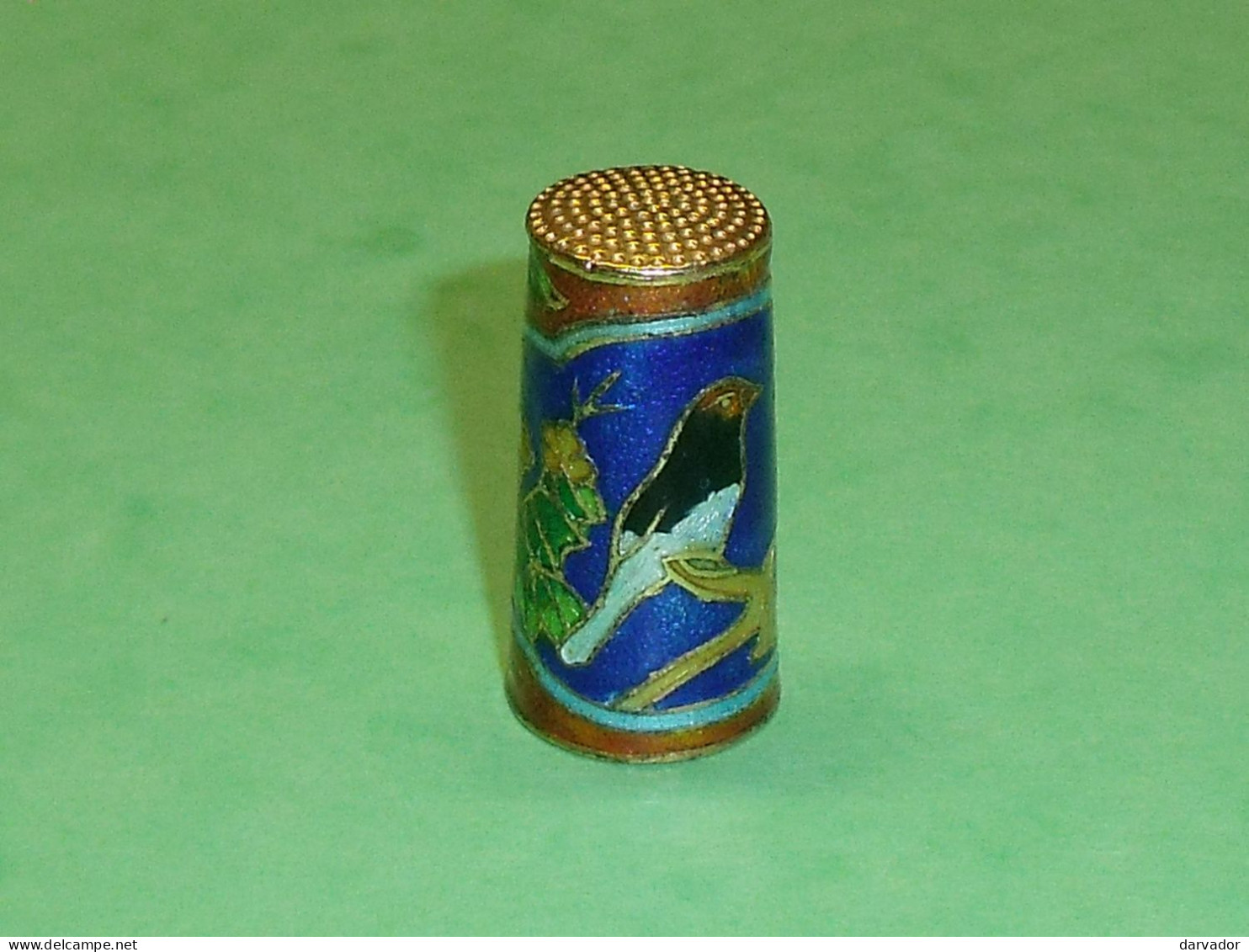 TB110C / Dé /Dés à Coudre / Animaux : Oiseau ( Métal ) - Thimbles