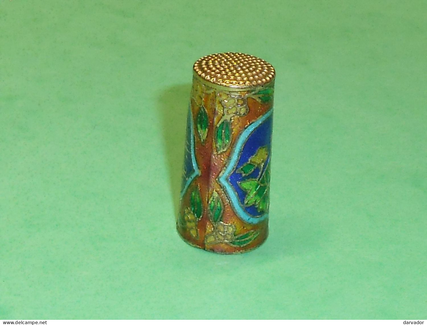 TB110C / Dé /Dés à Coudre / Animaux : Oiseau ( Métal ) - Thimbles