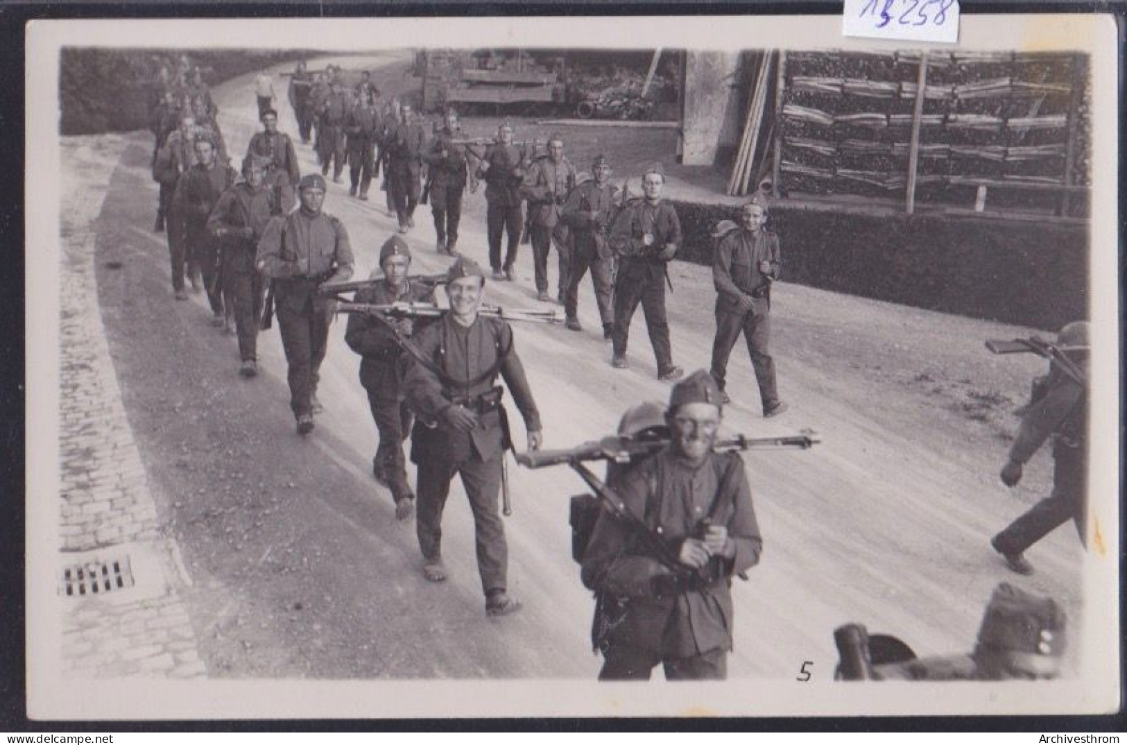 Militaires : Sourires Au Début De La Grande Marche (15'258) - Sonstige & Ohne Zuordnung