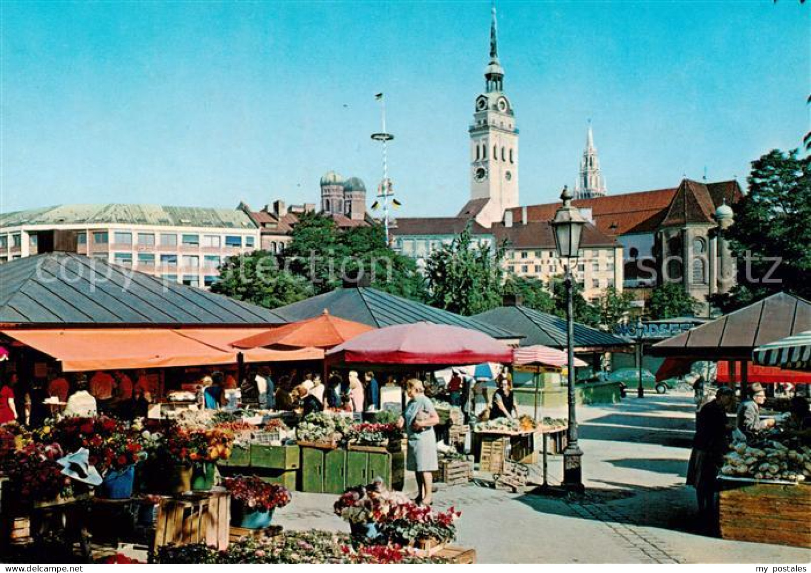 73788754 Muenchen Viktualienmarkt Mit Den Tuermen Der Stadt Muenchen - München