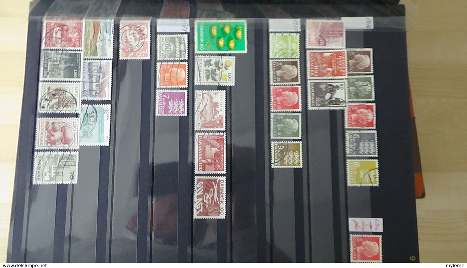 BF43 Bel ensemble de timbres de divers pays dont bloc N° 3 ** signé (1 adhérence en haut) voir scan. Cote 800 euros