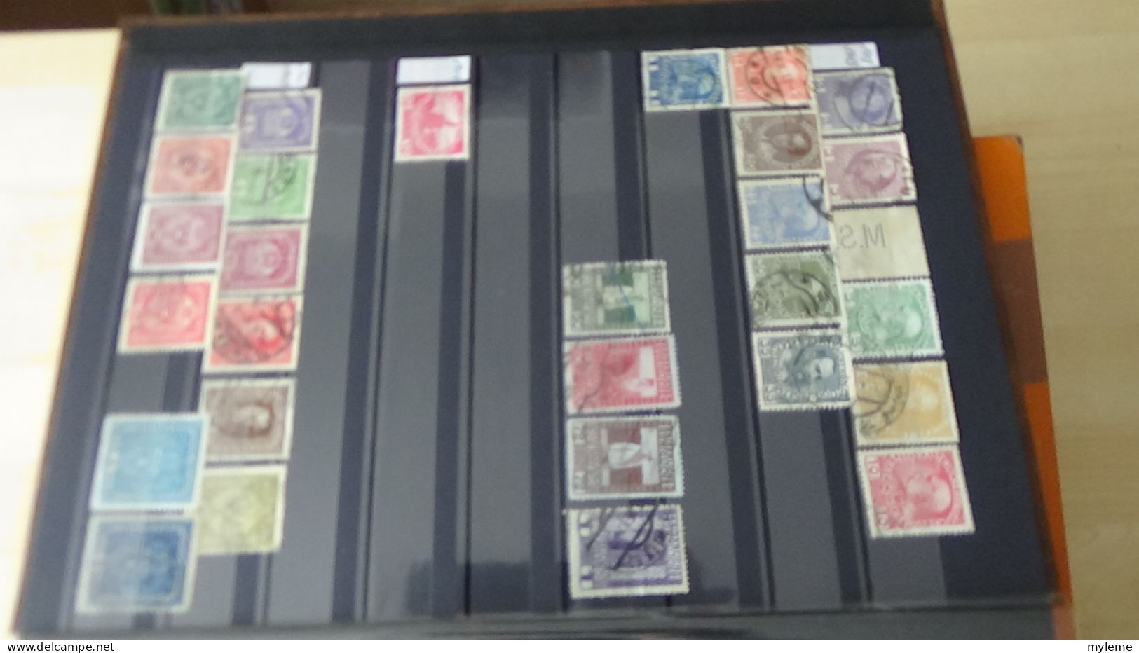 BF44 Bel Ensemble De Timbres De Divers Pays Dont PA 15 * Signé  Voir Scan. Cote 800 Euros - Collections (en Albums)