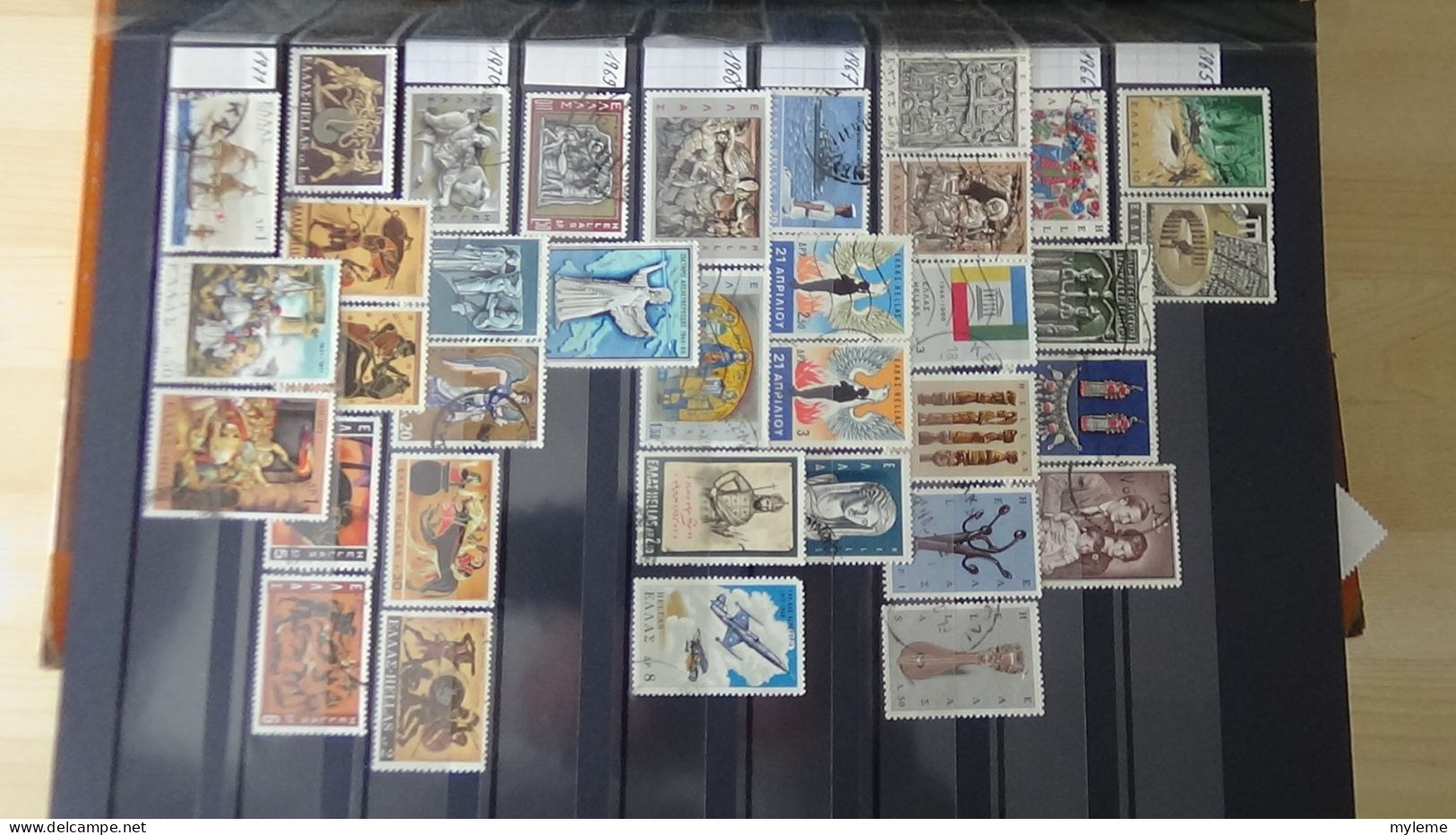 BF44 Bel ensemble de timbres de divers pays dont PA 15 * signé  voir scan. Cote 800 euros