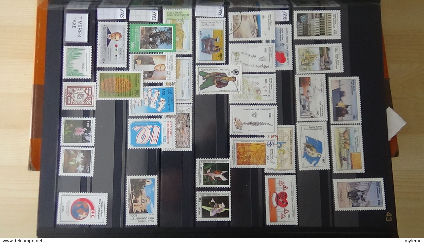 BF44 Bel ensemble de timbres de divers pays dont PA 15 * signé  voir scan. Cote 800 euros