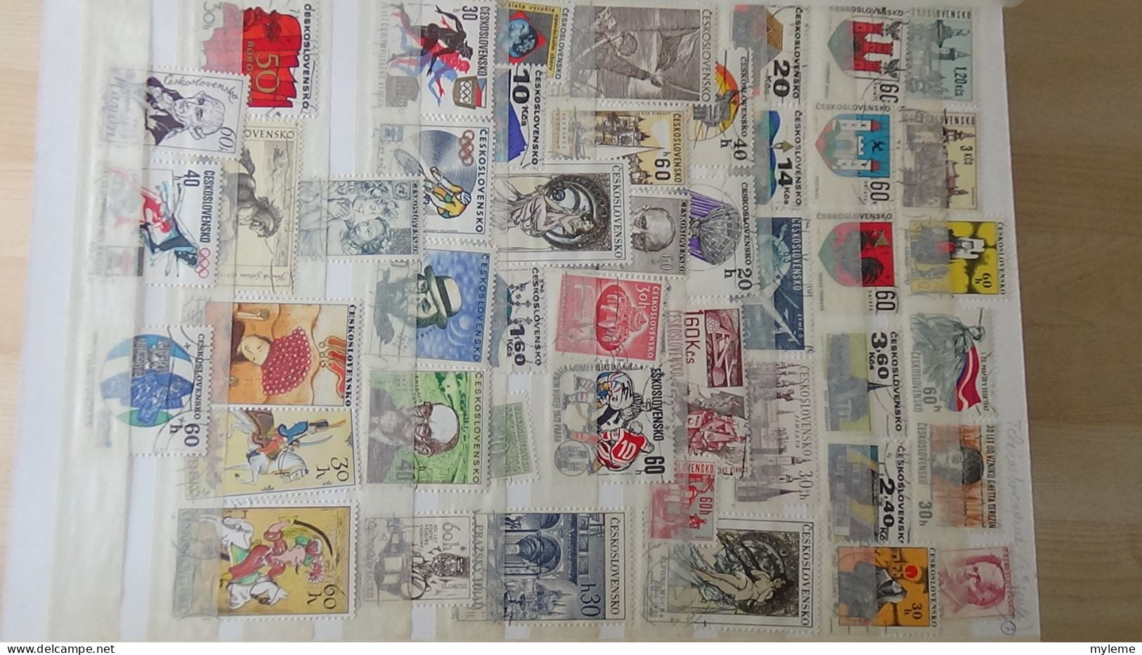 BF45 Bel ensemble de timbres de divers pays dont PA 14 ** (1 adhérence) voir scan. Cote 2000 euros