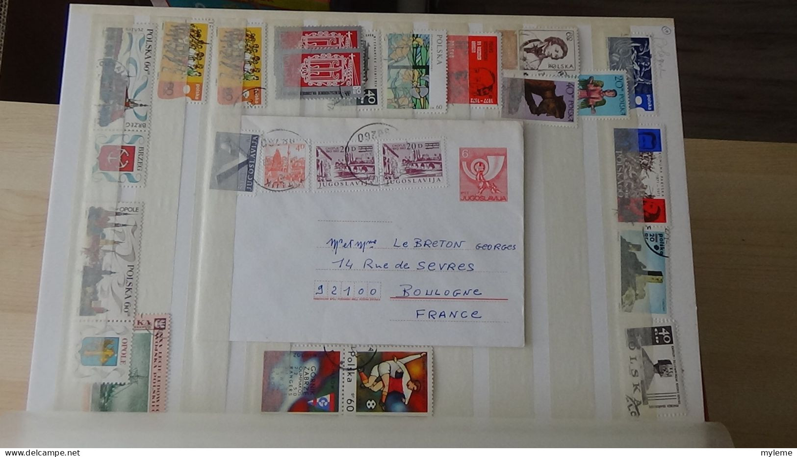 BF45 Bel ensemble de timbres de divers pays dont PA 14 ** (1 adhérence) voir scan. Cote 2000 euros