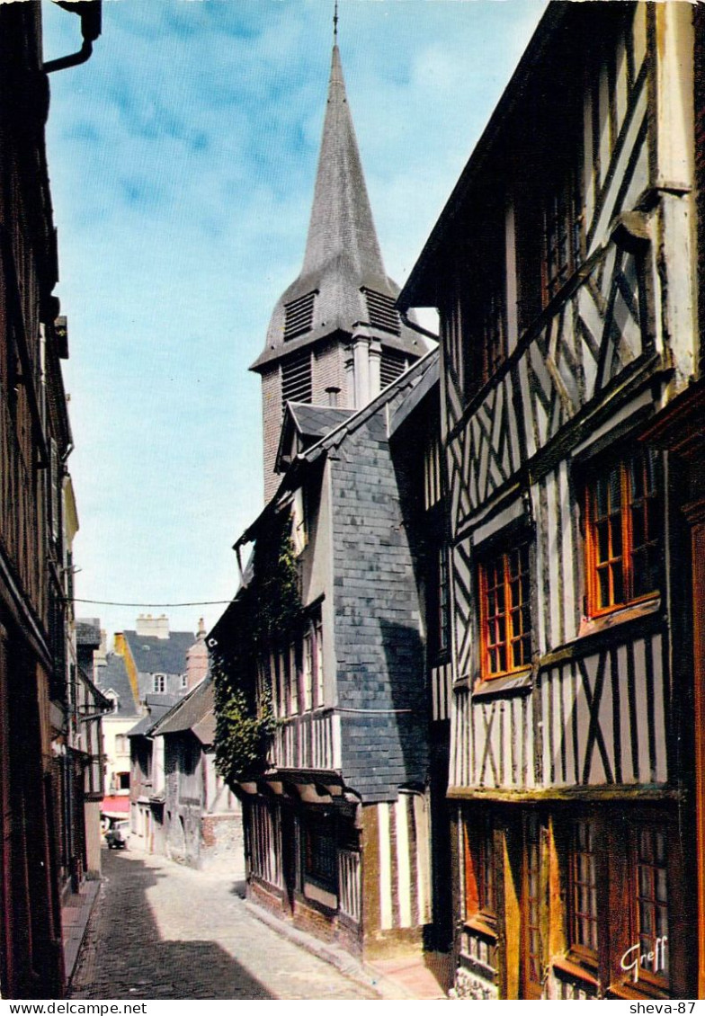 14 - Honfleur - Vieille Rue Pittoresque Avec Le Clocher Sainte Catherine - Honfleur