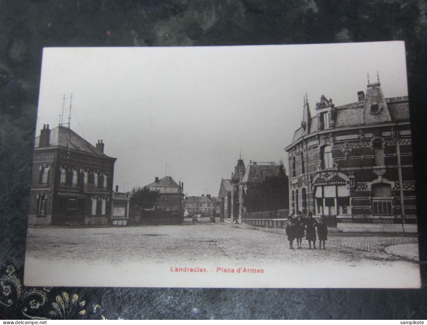 Carte Postale Nord Landrecies, La Place D'armes - Landrecies