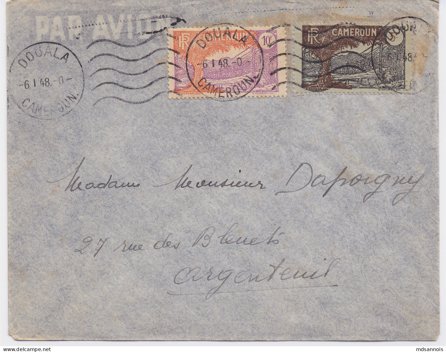 Enveloppe Par Avion Du Cameroun Douala Postée En 1948 Pour Argenteuil Avec Timbres De 1924/26 N° 130 Et N° 131 - Brieven En Documenten