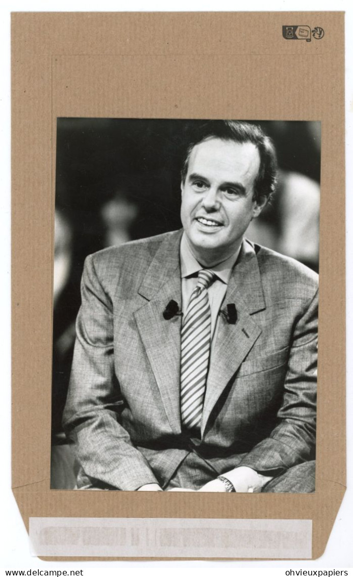 LOT DE 3 PHOTOS FREDERIC MITTERRAND Homme Politique  , De Télévision - Personas Identificadas