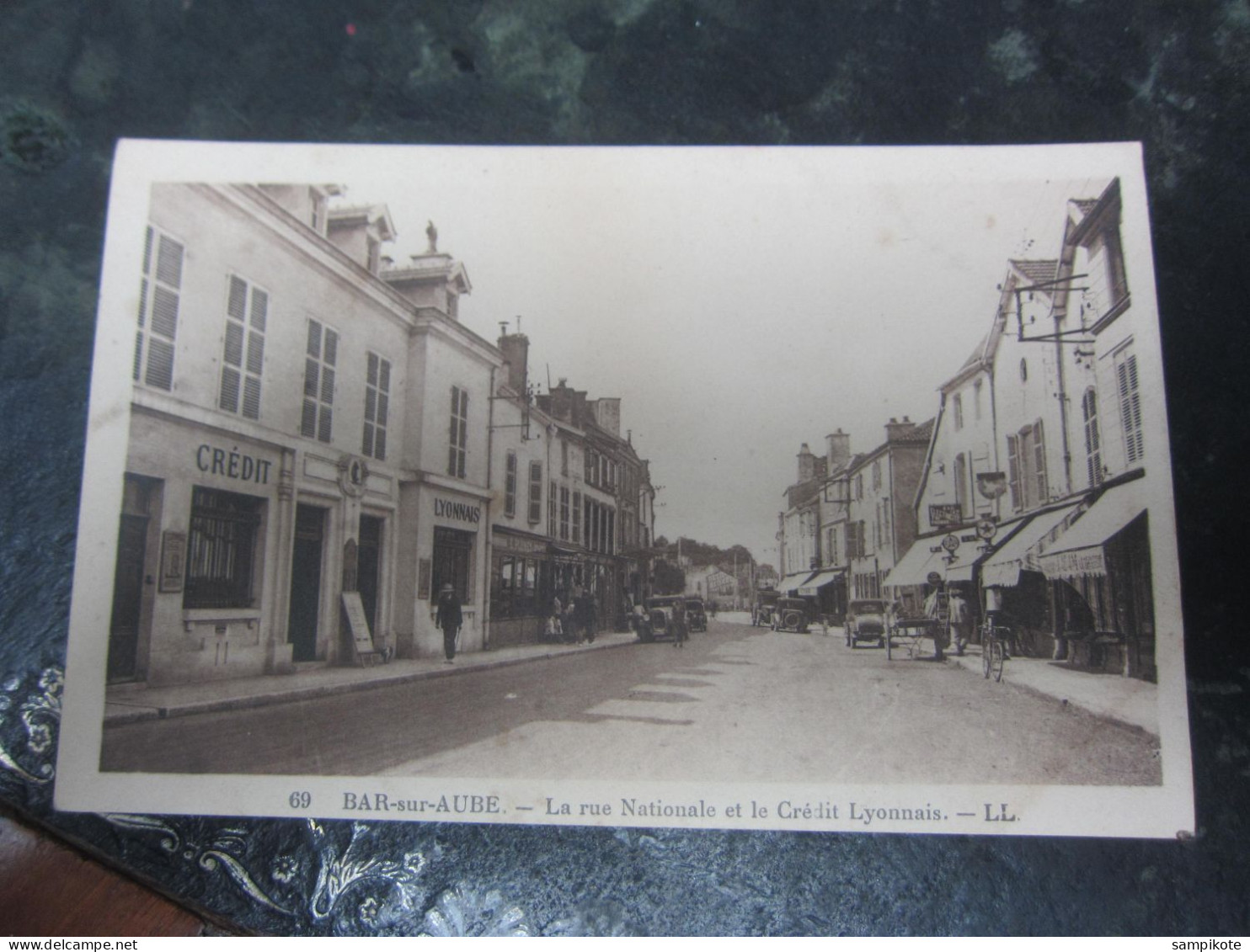 Carte Postale Aube, Bar-sur-Aube, La Rue Nationale Et Le Crédit Lyonnais - Bar-sur-Aube