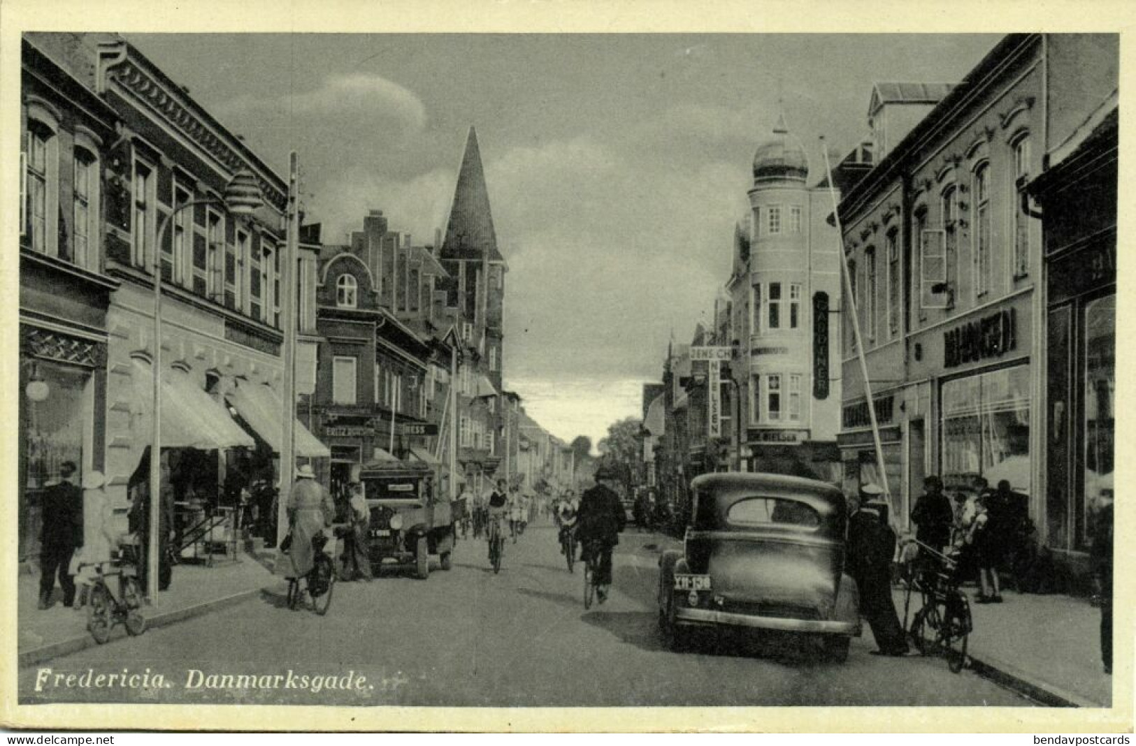 Denmark, FREDERICIA, Jutland, Danmarksgade, Shops, Cars (1930s) Postcard - Dinamarca