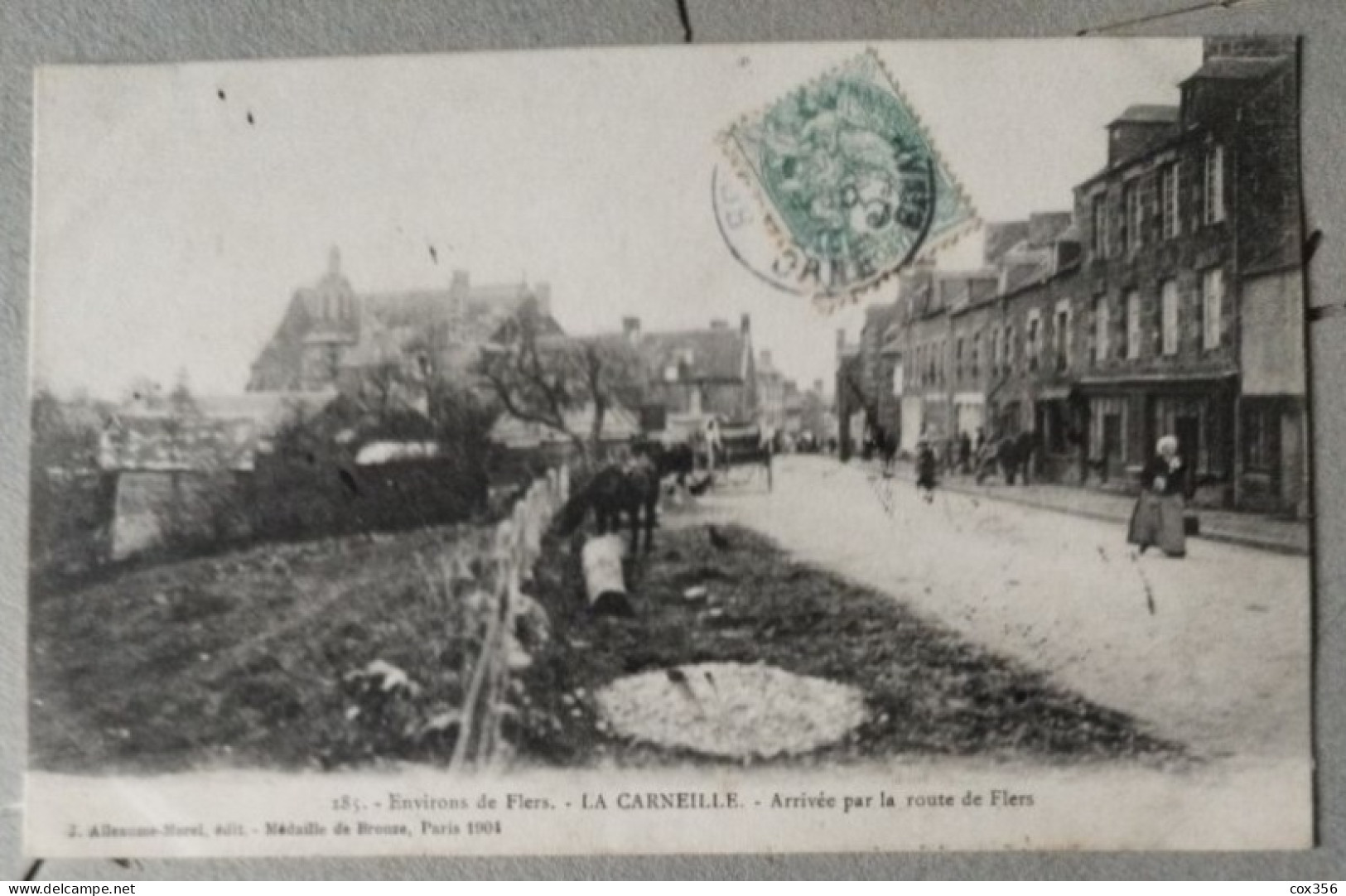 CPA 61 La CARNEILLE Arrivée Par La Route De FLERS - Otros & Sin Clasificación