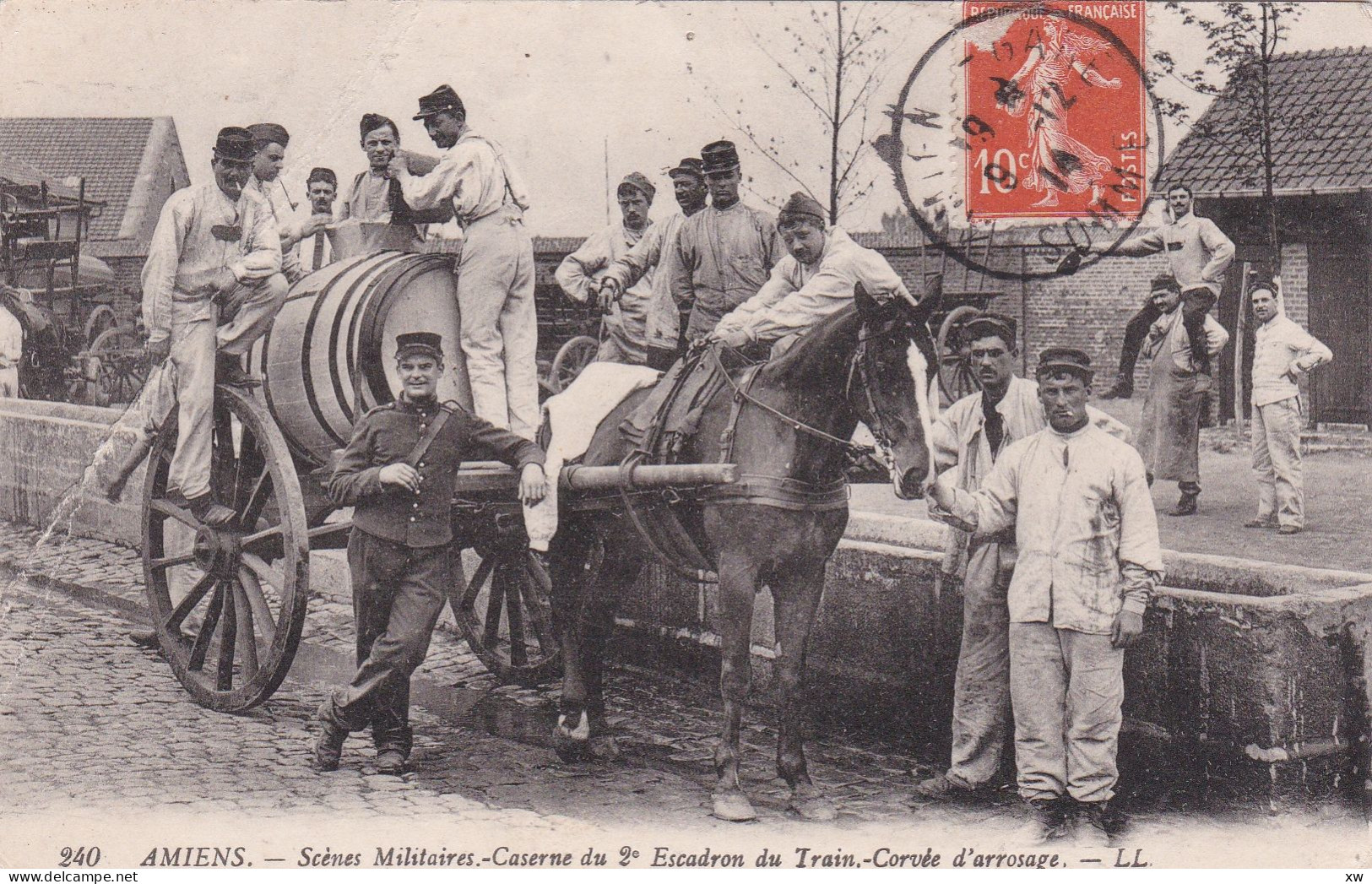 AMIENS -80- Scènes Militaires - Caserne Du 2e Escadron Du Train - Corvée D'arrosage  - Animation - 27-04-24 - Amiens