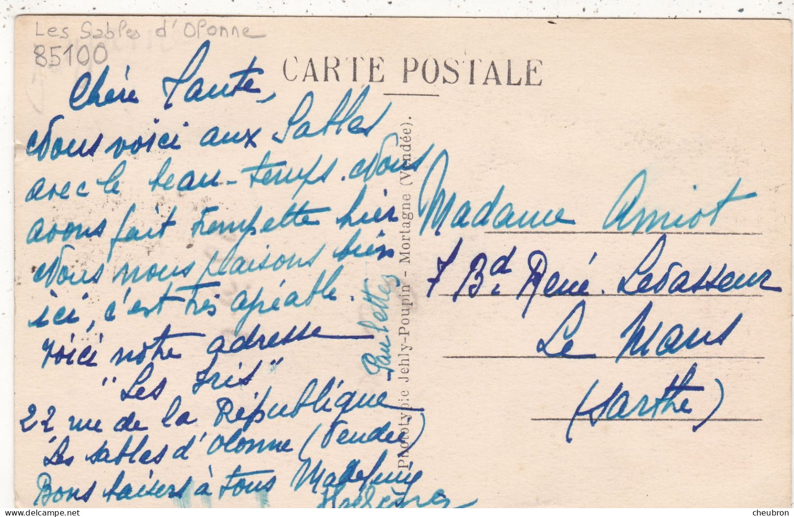 85. LES SABLES D'OLONNE .CPA. LE PORT..LE CHENAL.BATEAU DEVANT LA TOUR D'ARUNDEL.SABLAISES SUR LA JETEE.ANNEE 1937+TEXTE - Sables D'Olonne