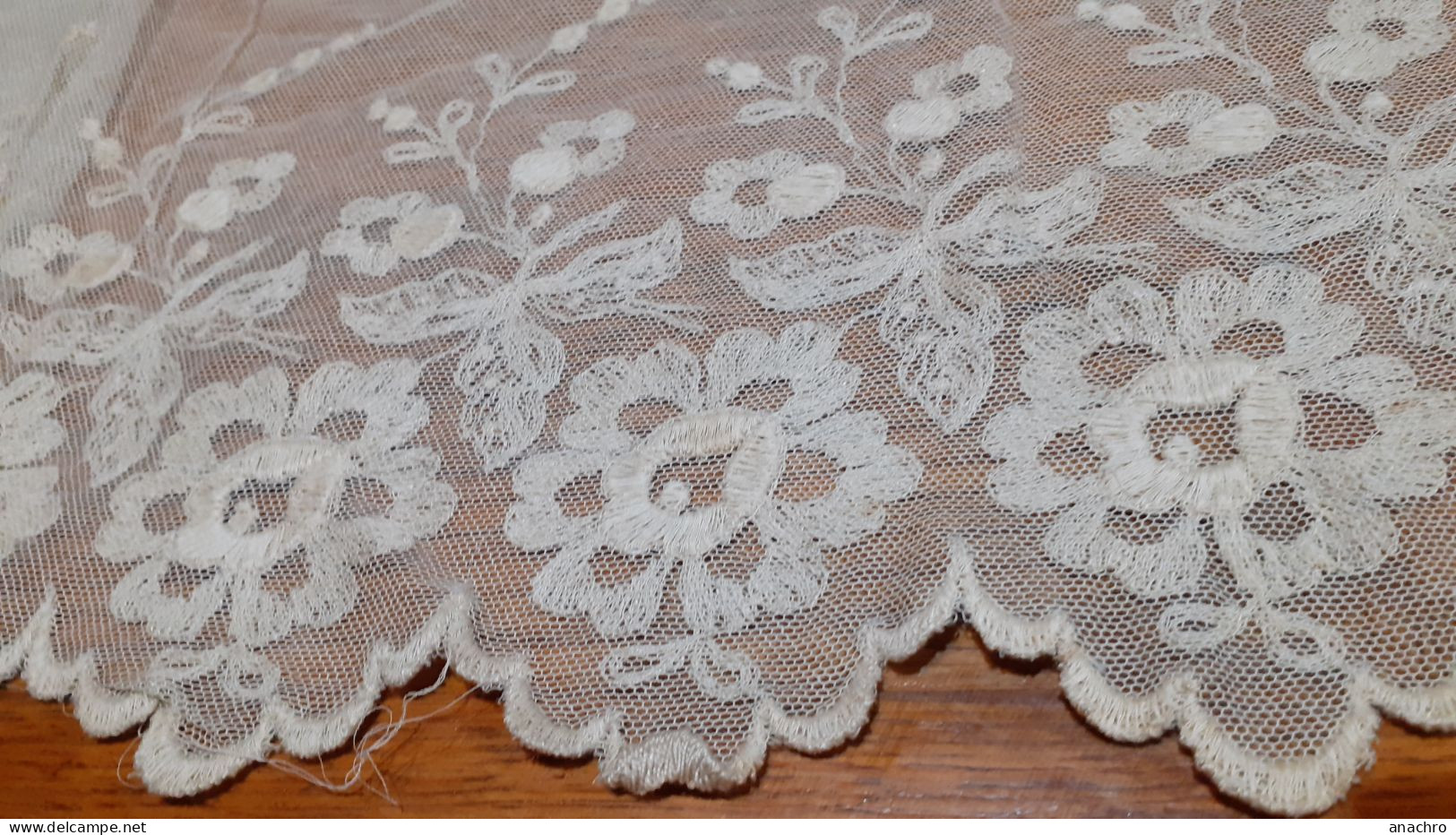 DENTELLE Sur TULLE 3.85 M X 30 Cm BRODERIE Ancienne Et PASSEMENTERIE - Encajes Y Tejidos