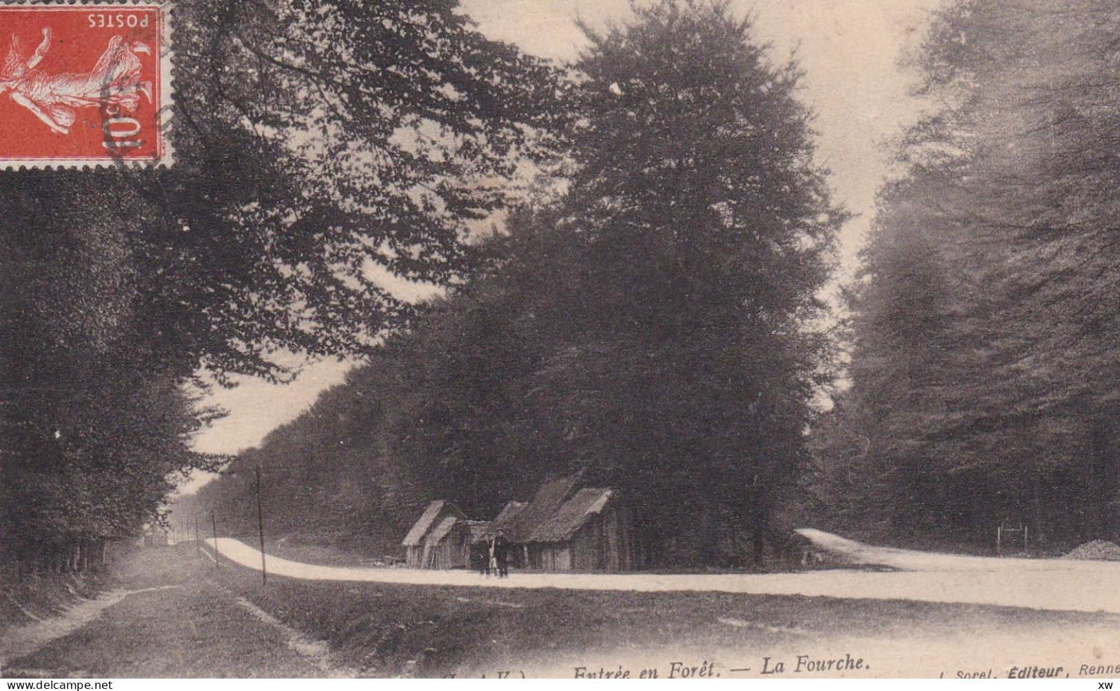 FOUGERES -35- Entrée En Forêt - La Fouche - Très Petite Animation Lointaine - 27-04-24 - Fougeres