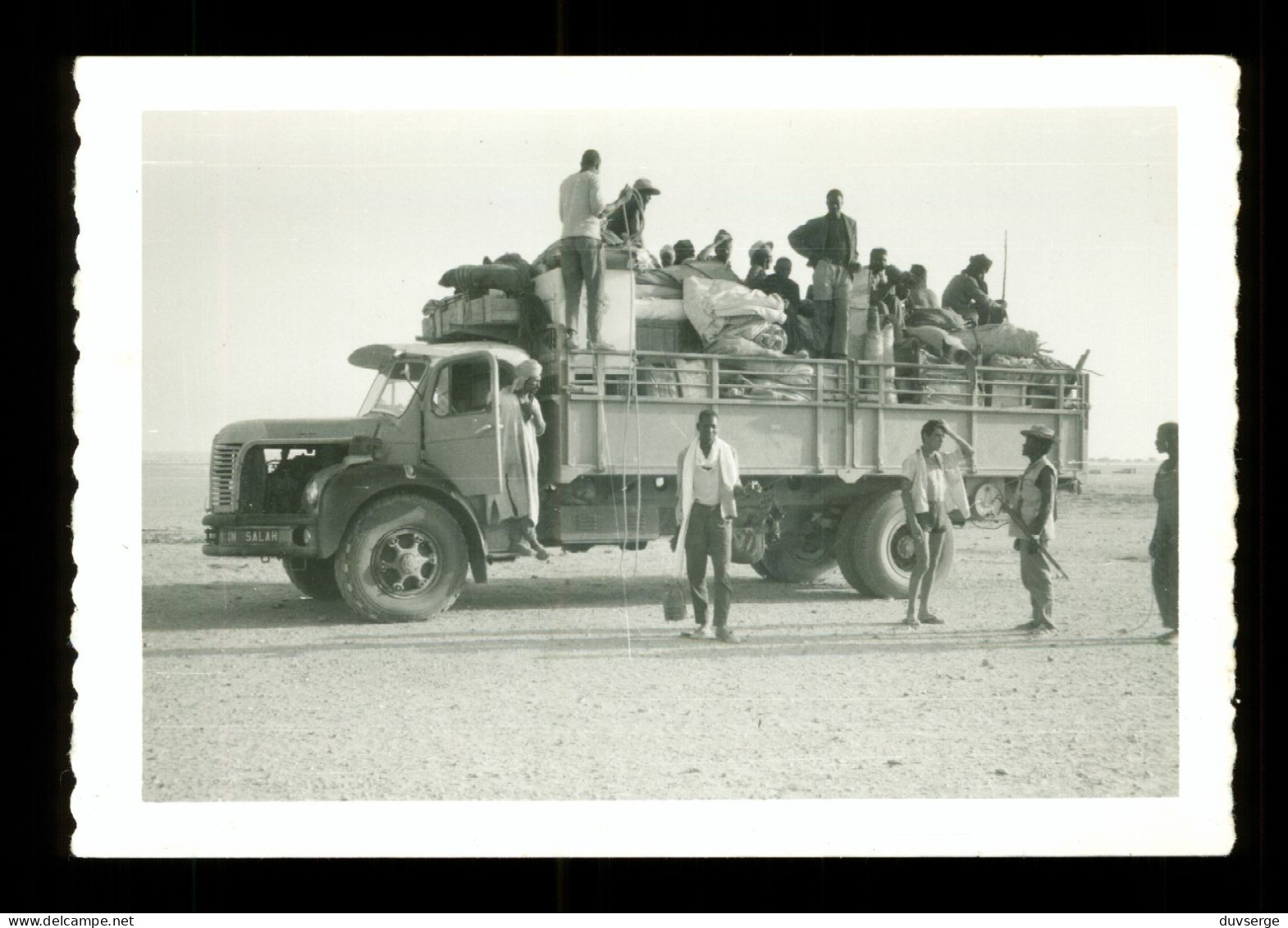 Photo Camion " In Salah " Algerie Desert Ligne Du Hoggar Algerie Niger Traversée Du Desert ( Format 7cm X 10cm ) - Coches