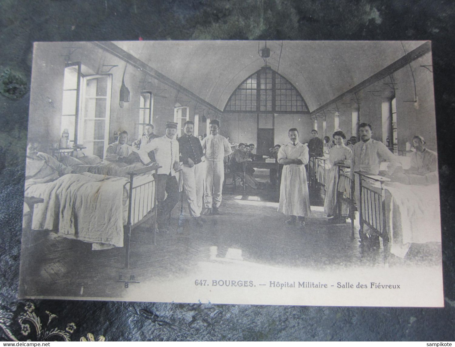 Carte Postale Cher, Bourges, Hôpital Militaire, La Salle Des Fiévreux - Bourges