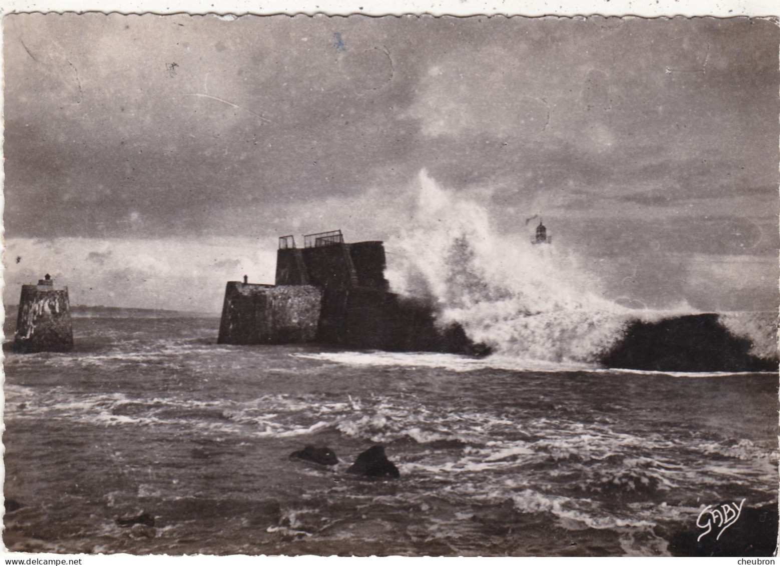 85. LES SABLES D'OLONNE .CPA. EFFET DE VAGUES. ANNEES 50 - Sables D'Olonne