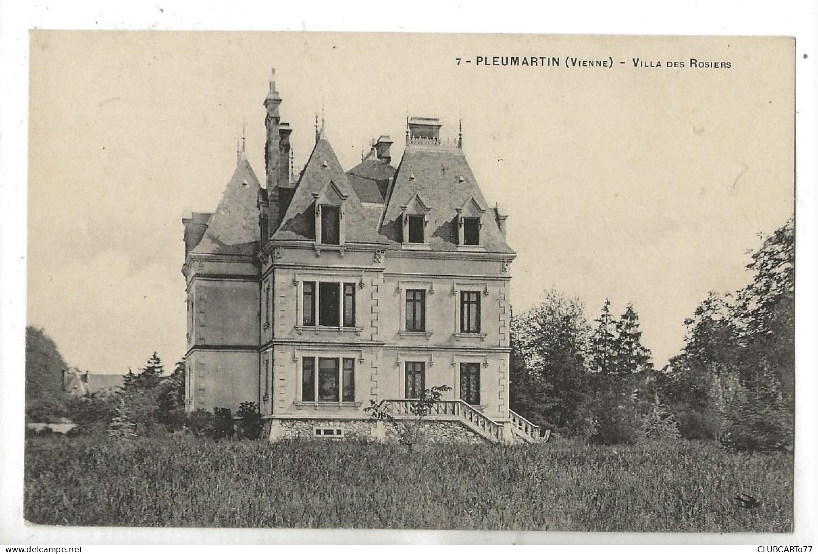 Pleumartin (86) : La Villa Des Rosiers En 1910 PF. - Pleumartin