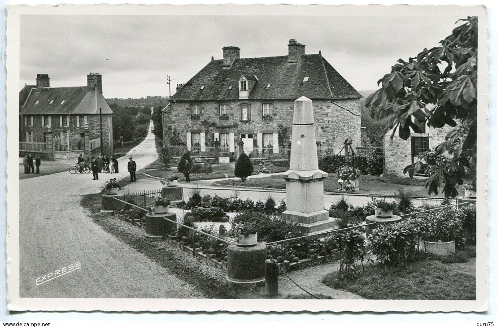 ORNE CPSM Glacée 9 X 14 * SAINT FRONT De COLLIÈRES Le Bourg Fleuri ( Monument Aux Morts ) J. Le Marigny Editeur - Autres & Non Classés