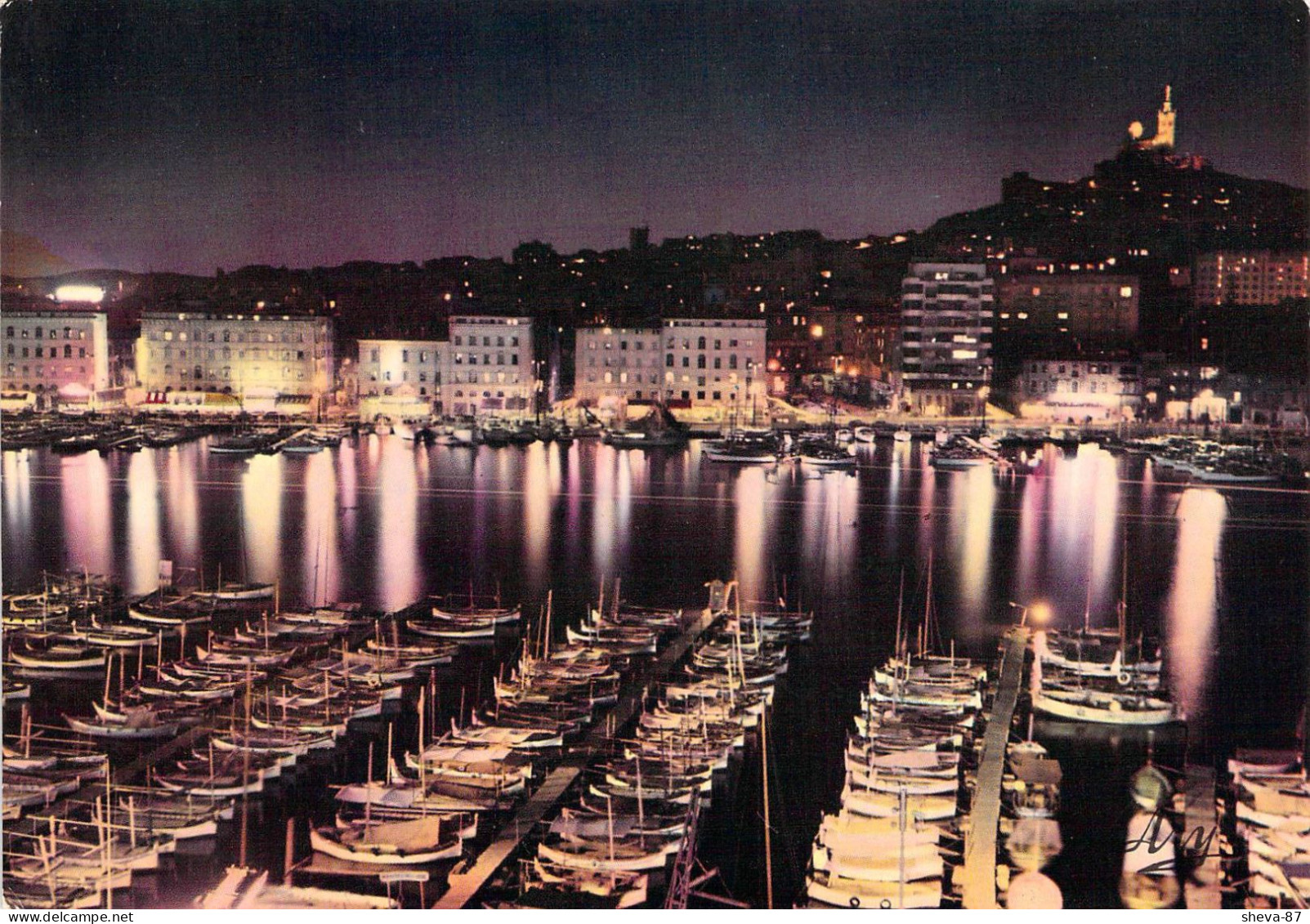 13 - Marseille - La Nuit - Le Vieux Port Et Notre Dame De La Garde - Vecchio Porto (Vieux-Port), Saint Victor, Le Panier