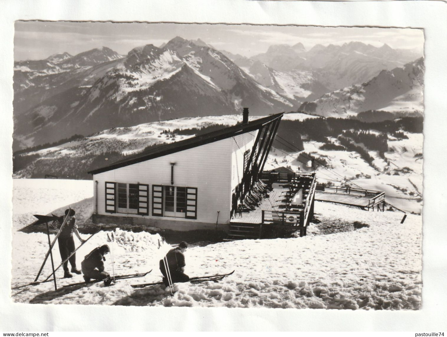 CPM. 15 X 10,5  -   PAYSAGES  DE  HAUTE  SAVOIE  -  Hôtel  Restaurant  " La  Grande  Ourse "  Au  Mont  Chéry - Les Gets