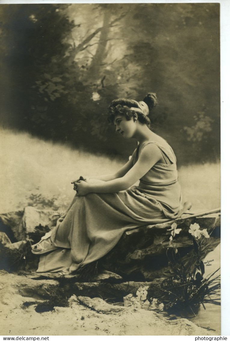 France Femme Elegante Dans Un Décor De Studio Mode Ancienne Photo Reutlinger 1900 #2 - Pin-up