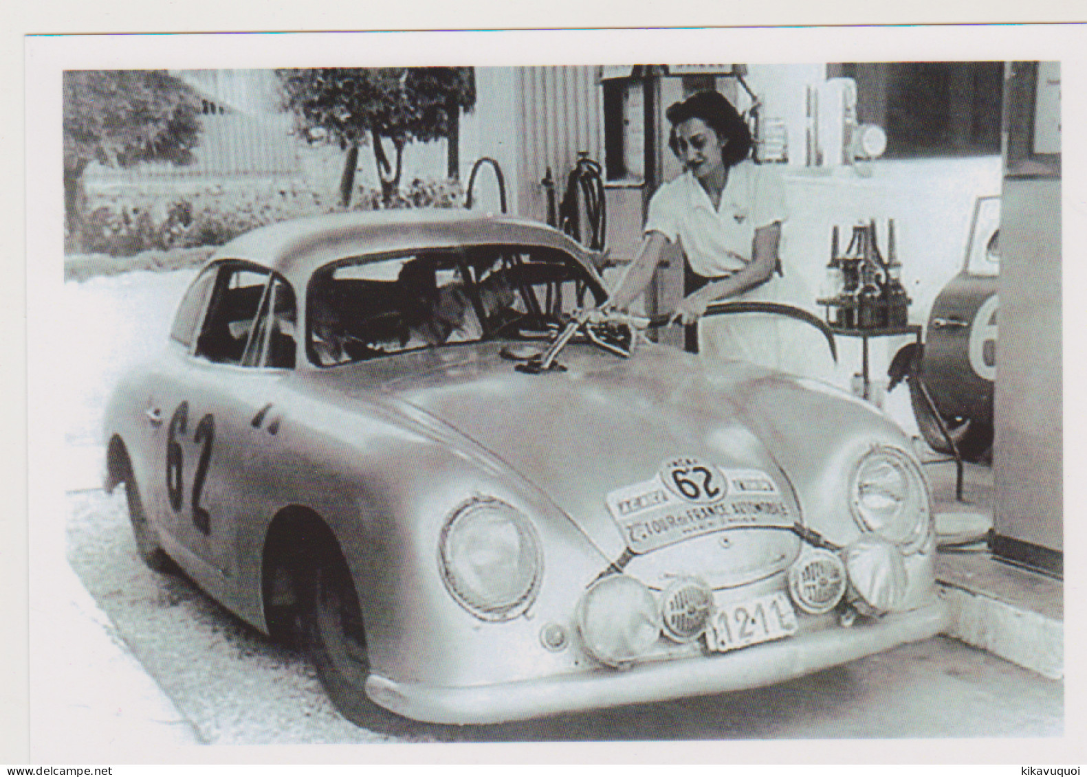 PORSCHE 356 - TOUR DE FRANCE 1952 - STATION SERVICE SHELL - CARTE POSTALE 10X15 CM NEUF - Motorbikes