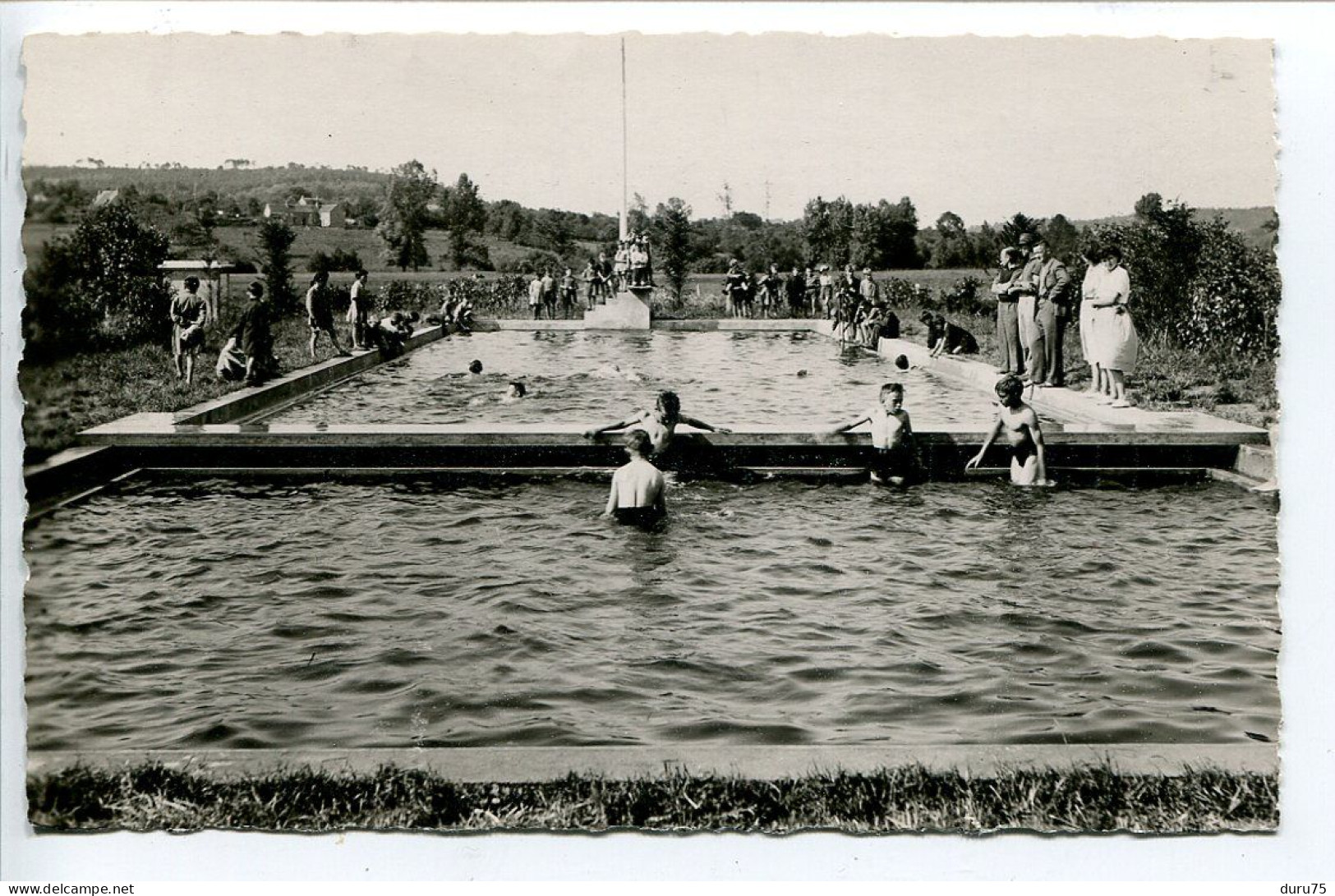 ORNE CPSM Glacée 9 X 14 Ecrite * BRETONCELLES La PISCINE (animée Baigneurs ) M. Aube Editeur - Autres & Non Classés