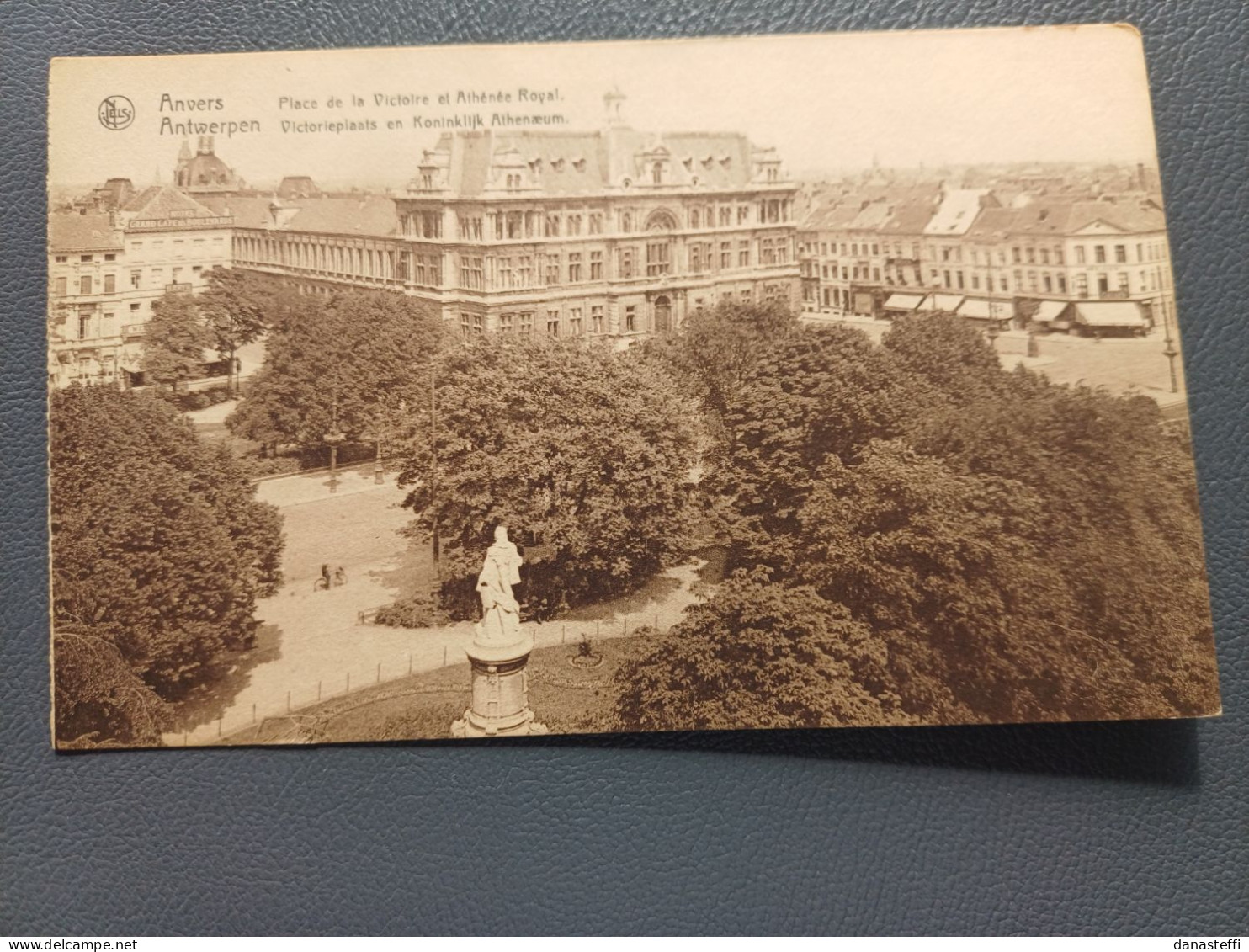 ANTWERPEN  VICTORIEPLAATS EN KONINKLIJK ATHENEUM - Antwerpen