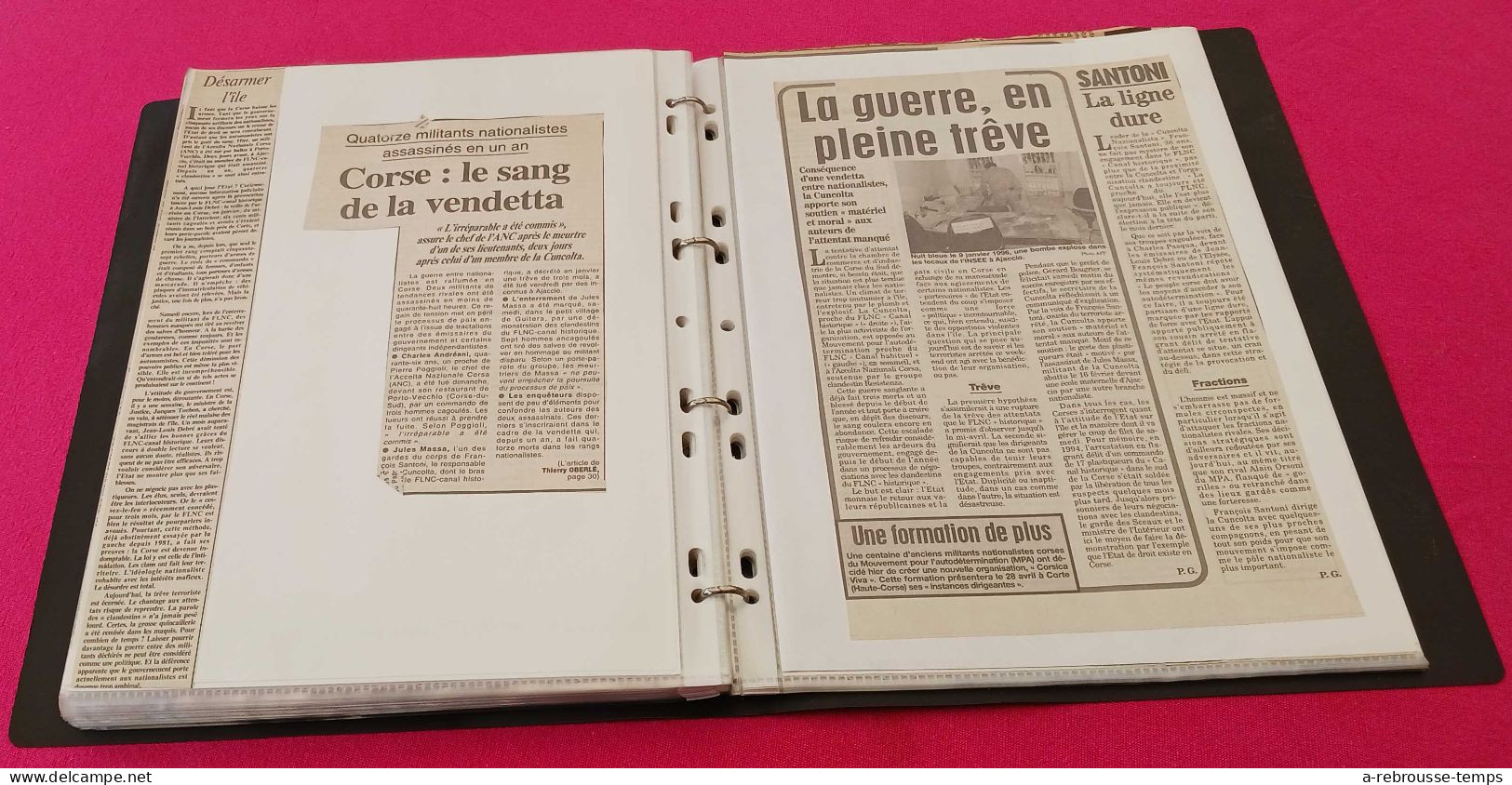 CORSE- FLNC Attentats Nationalisme Police-classeur de + de 80 articles de presse originaux -Années 1994-1995-1996-Tb