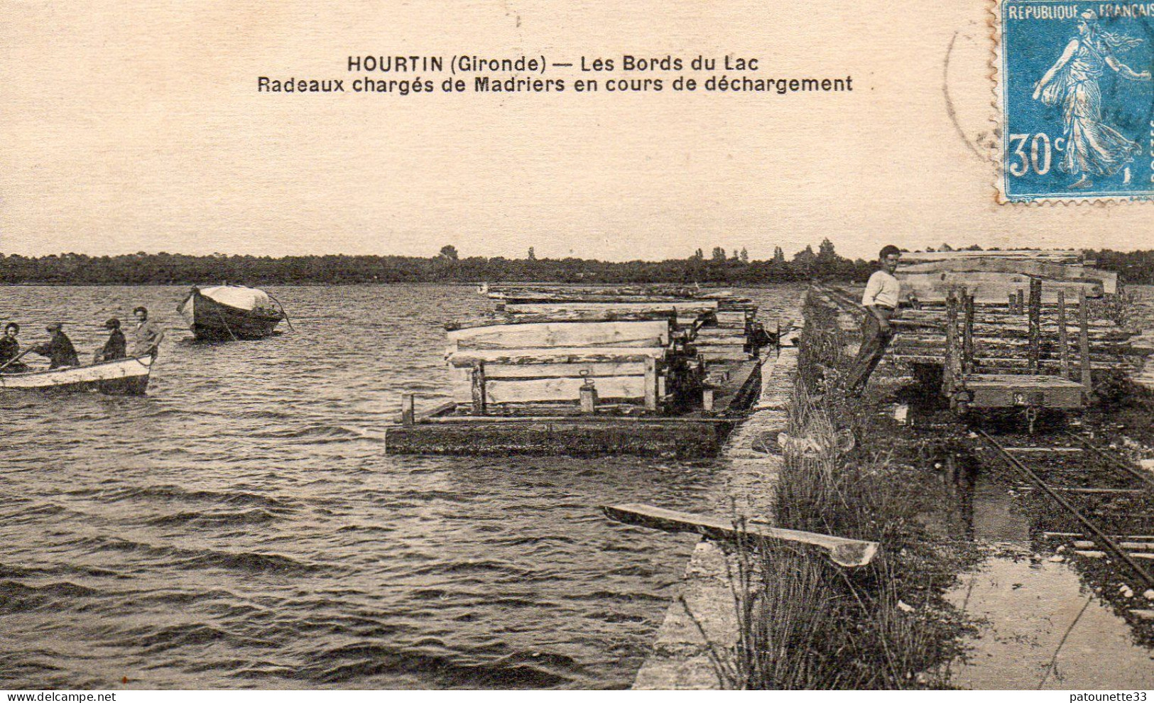 33 HOURTIN LES BORDS DU LAC RADEAUX CHARGES DE MADRIERS EN COURS DE DECHARGEMENT SUPERBE ANIMATION CLICHE UNIQUE - Other & Unclassified