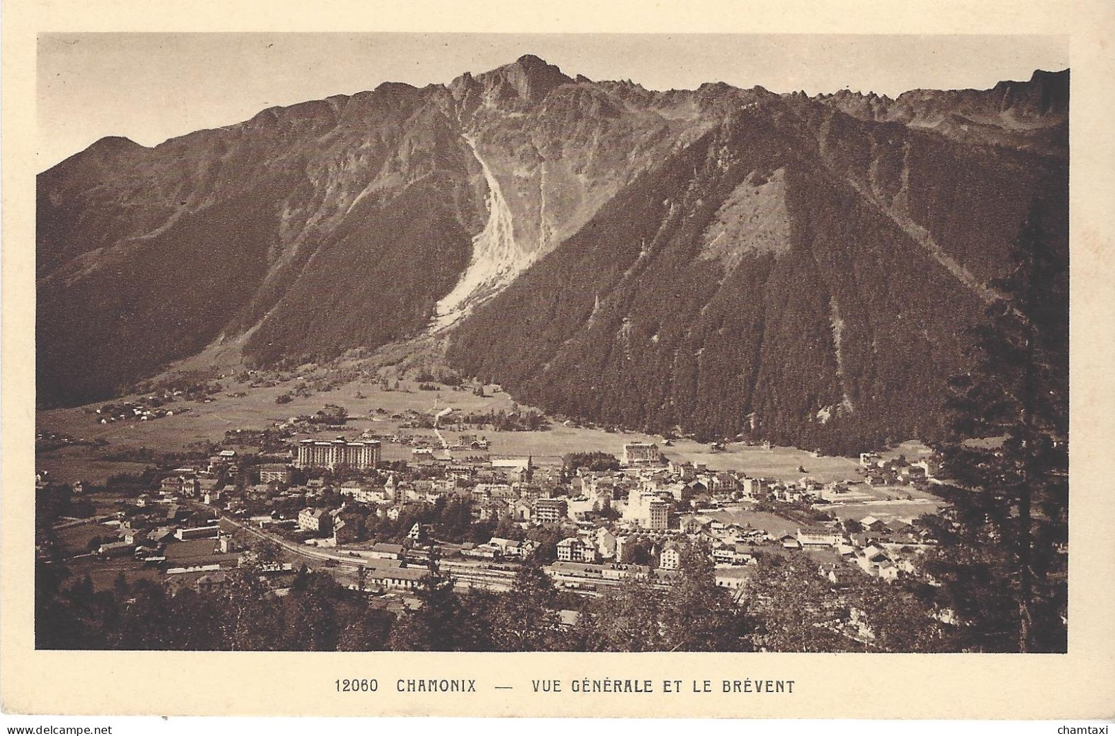 74 CHAMONIX MONT BLANC SOMMET DU BREVENT LE VILLAGE ET LA GARE DE CHAMONIX  Editeur DORRE N° 12060 - Chamonix-Mont-Blanc