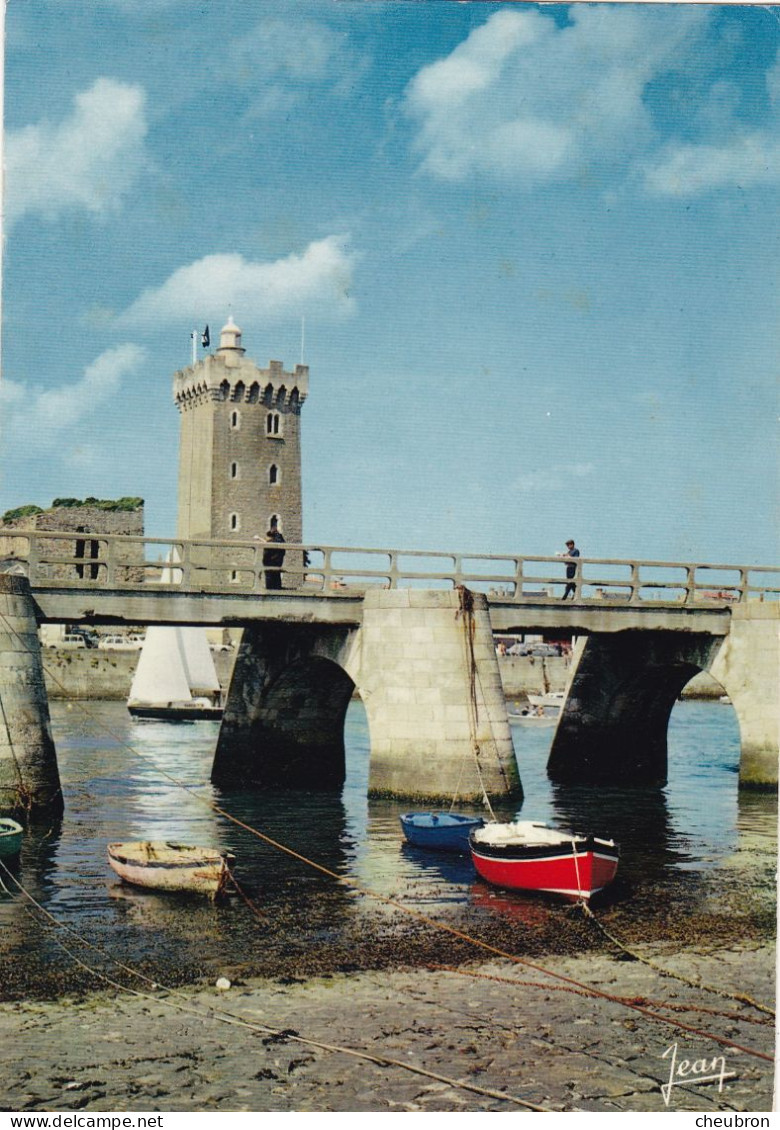 85. LES SABLES D'OLONNE .CPSM. LA TOUR D'ARUNDEL.VUE DES PILES DE LA JETEE. ANNÉE 1974+ TEXTE - Sables D'Olonne