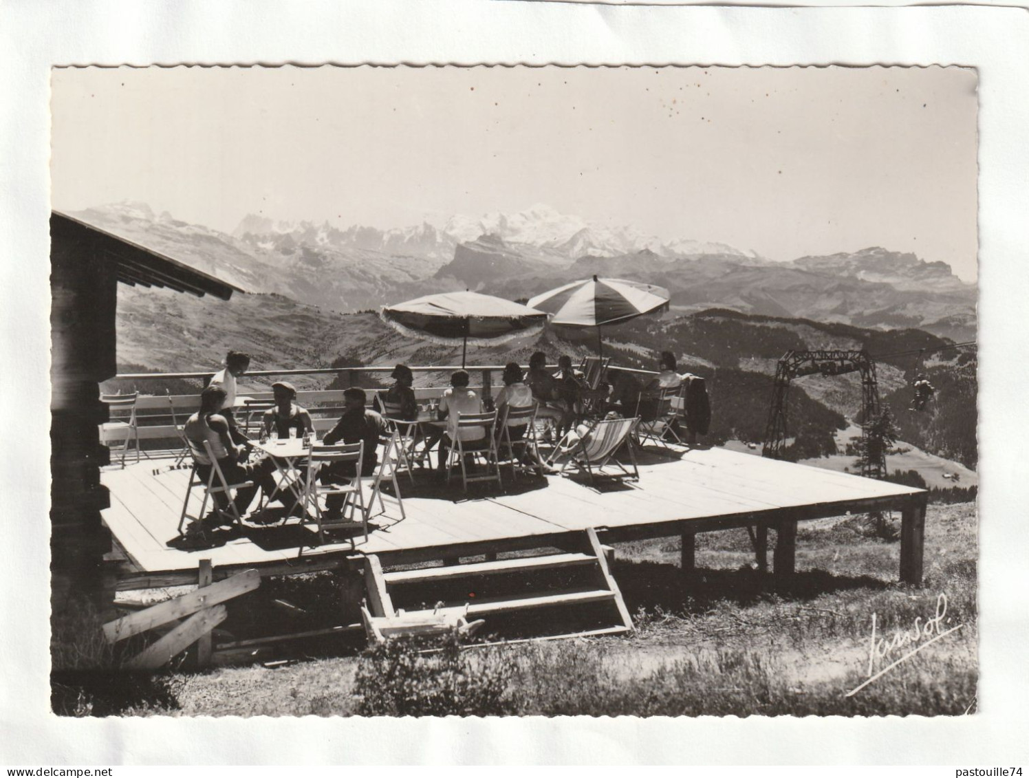 CPM. 15 X 10,5  -   LES  GETS  -  Le  Mont  Chéry.  " La  Hutte "  Et  Le  Mont-Blanc - Les Gets