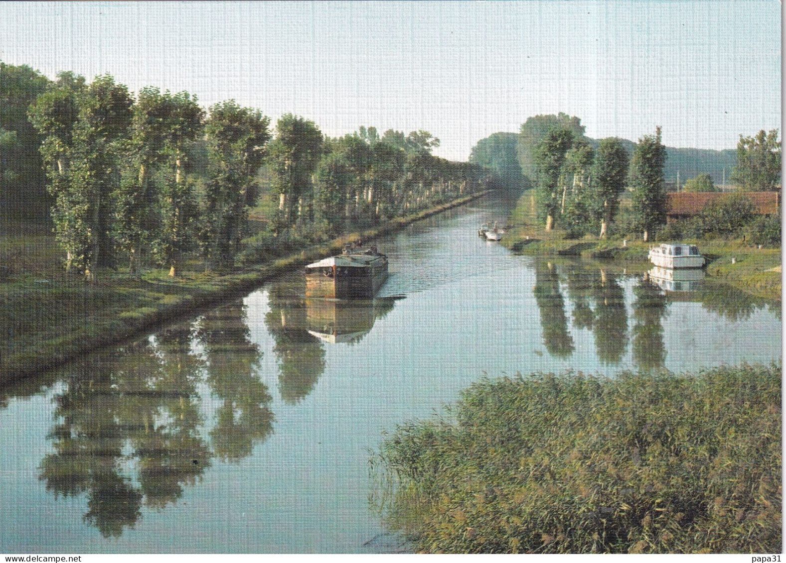 Une Péniche  Sur Le Canal Du Midi - Hausboote