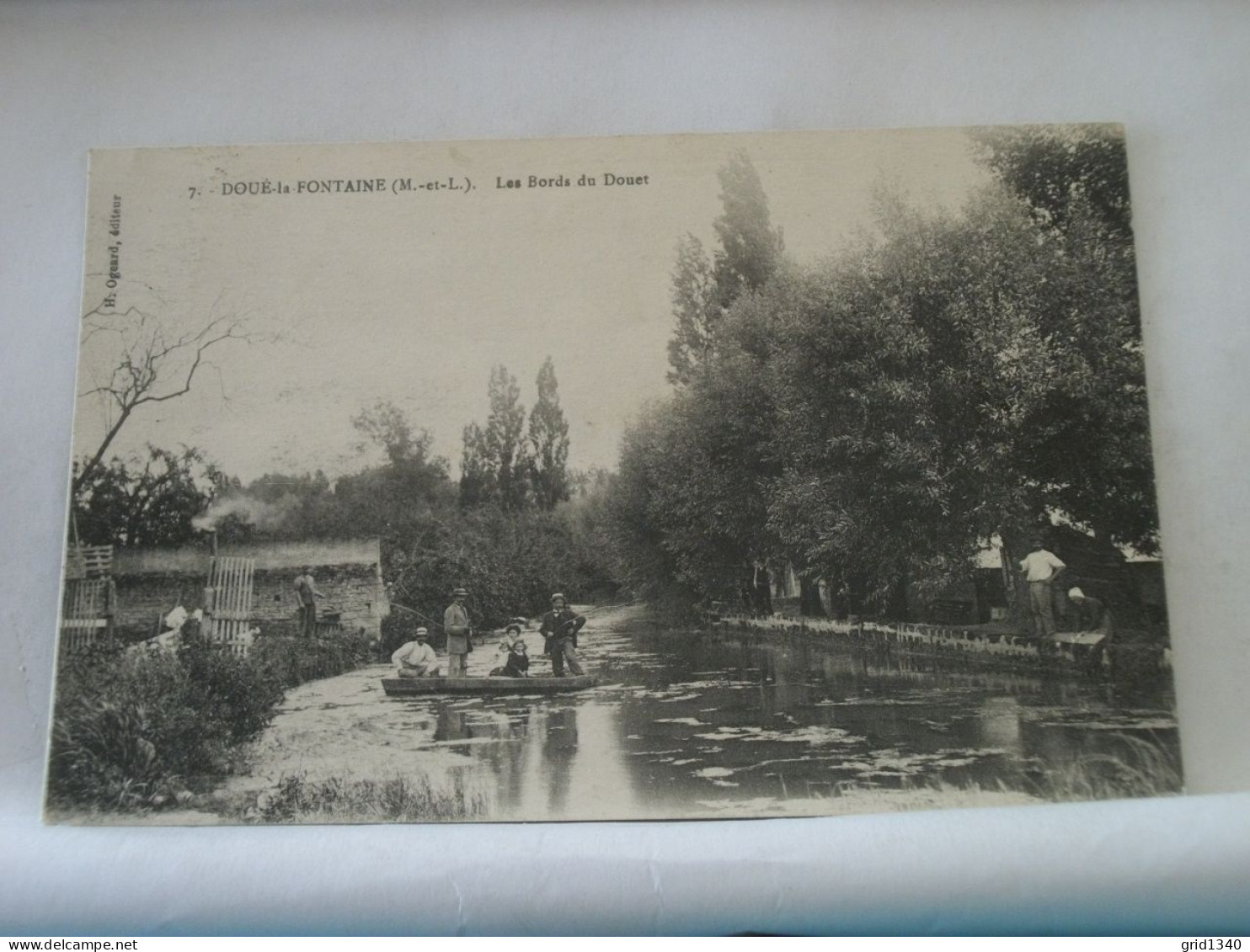 49 7922 CPA 1917 - 49 DOUE LA FONTAINE - LES BORDS DU DOUET - ANIMATION. BARQUE. - Doue La Fontaine